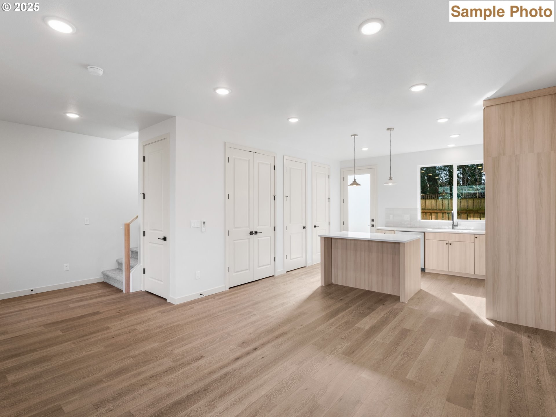 690 SE 47th AVE