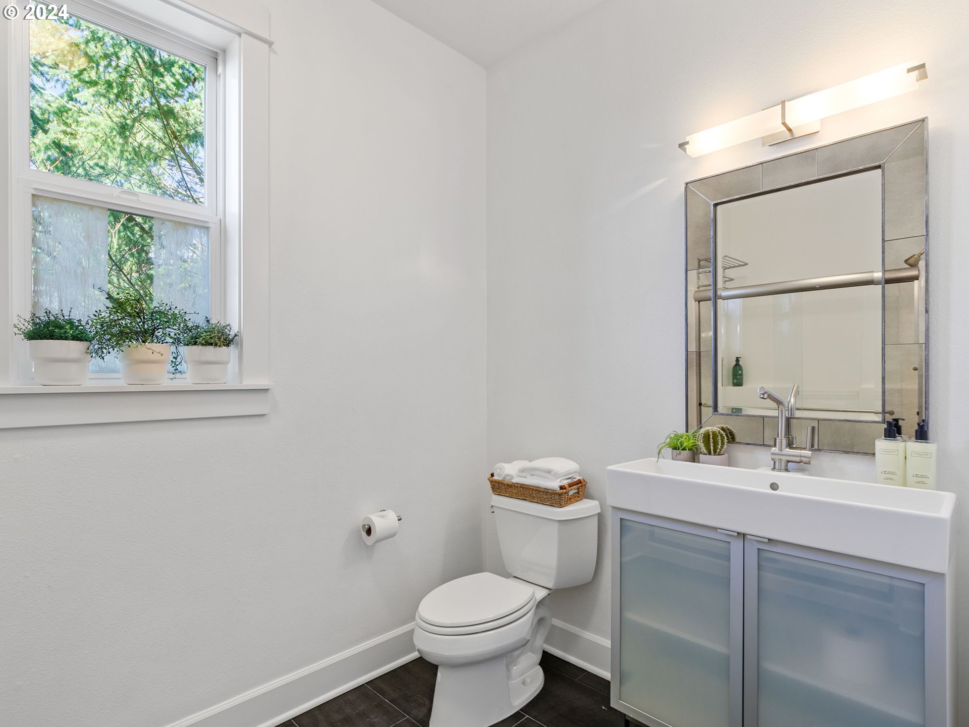 2667 NW BIRKENDENE ST