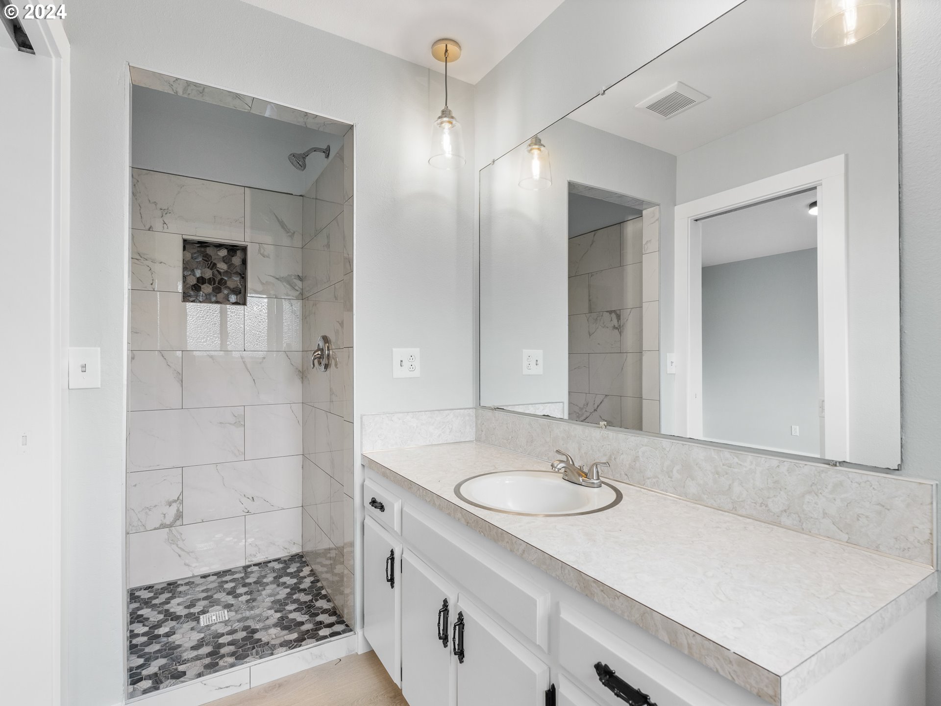 15024 NE DAVIS CT