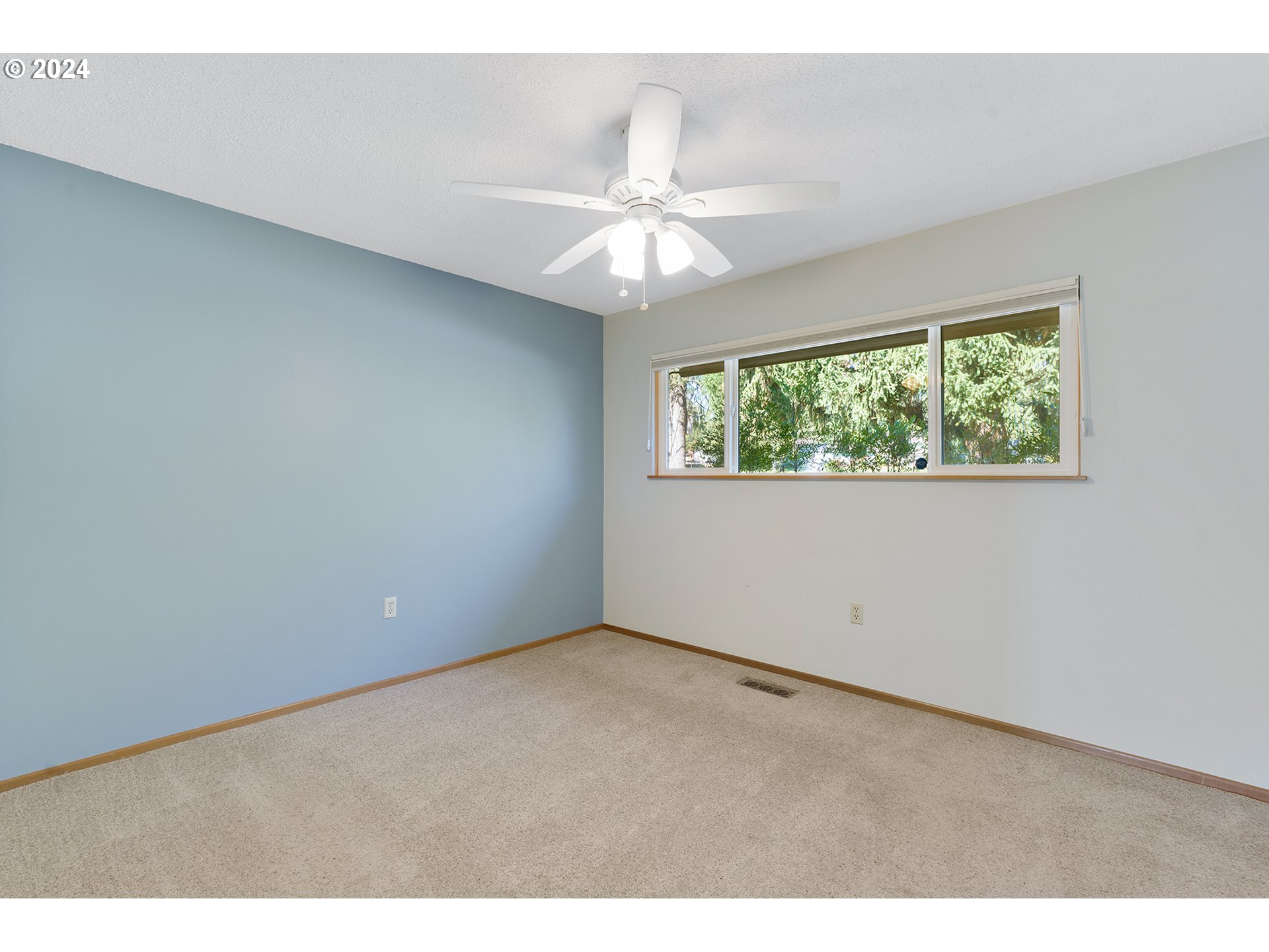 15905 SW QUEEN VICTORIA PL