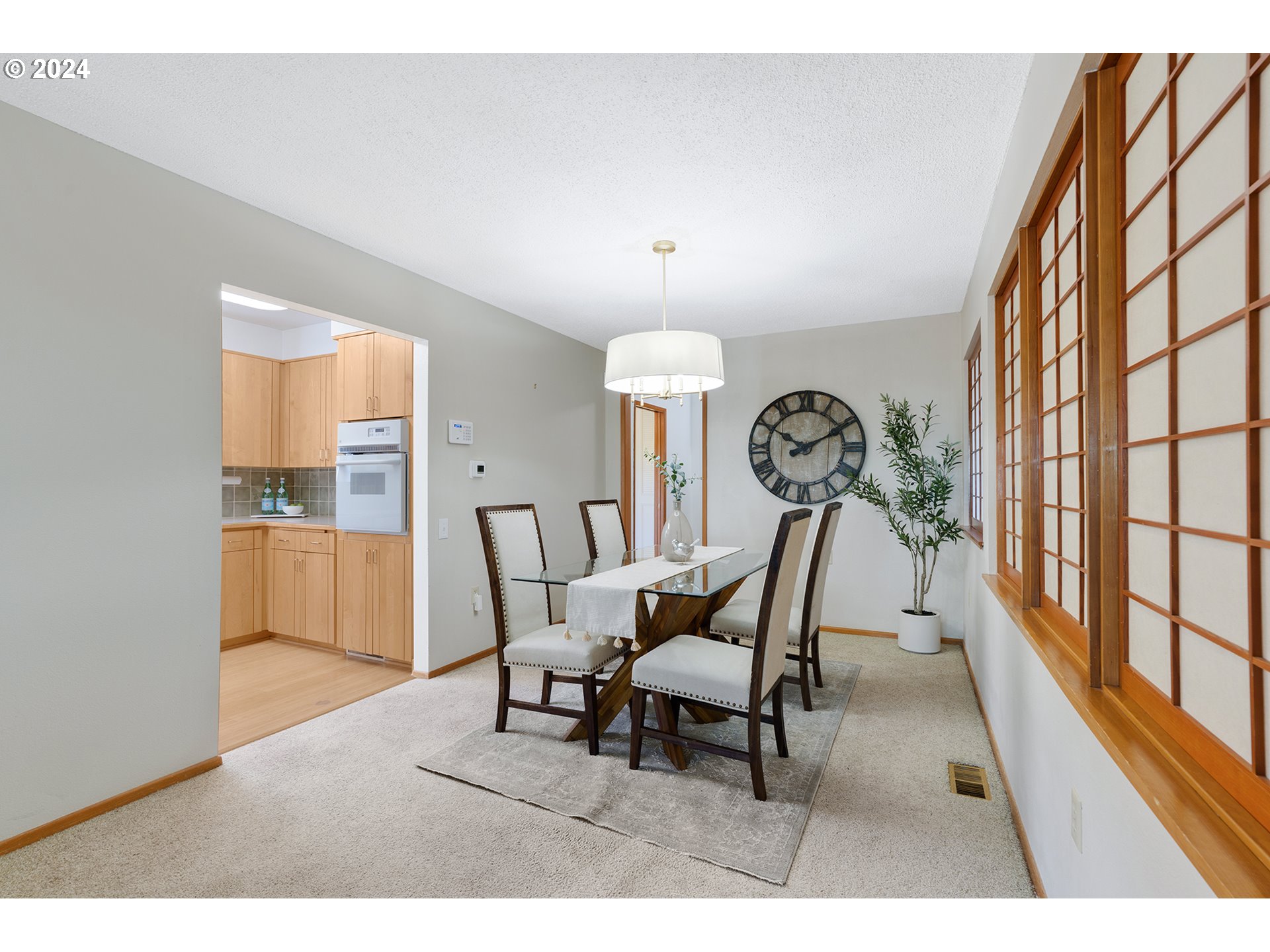 15905 SW QUEEN VICTORIA PL