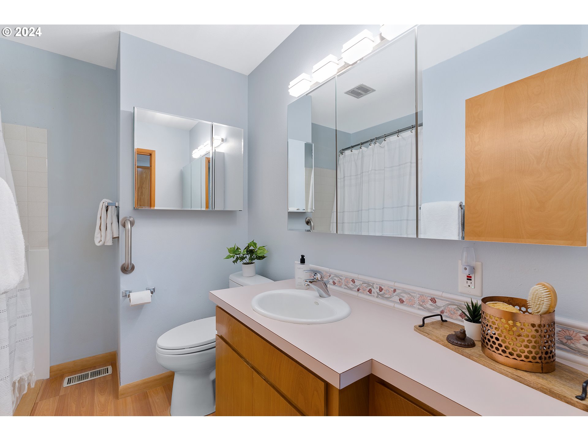 15905 SW QUEEN VICTORIA PL