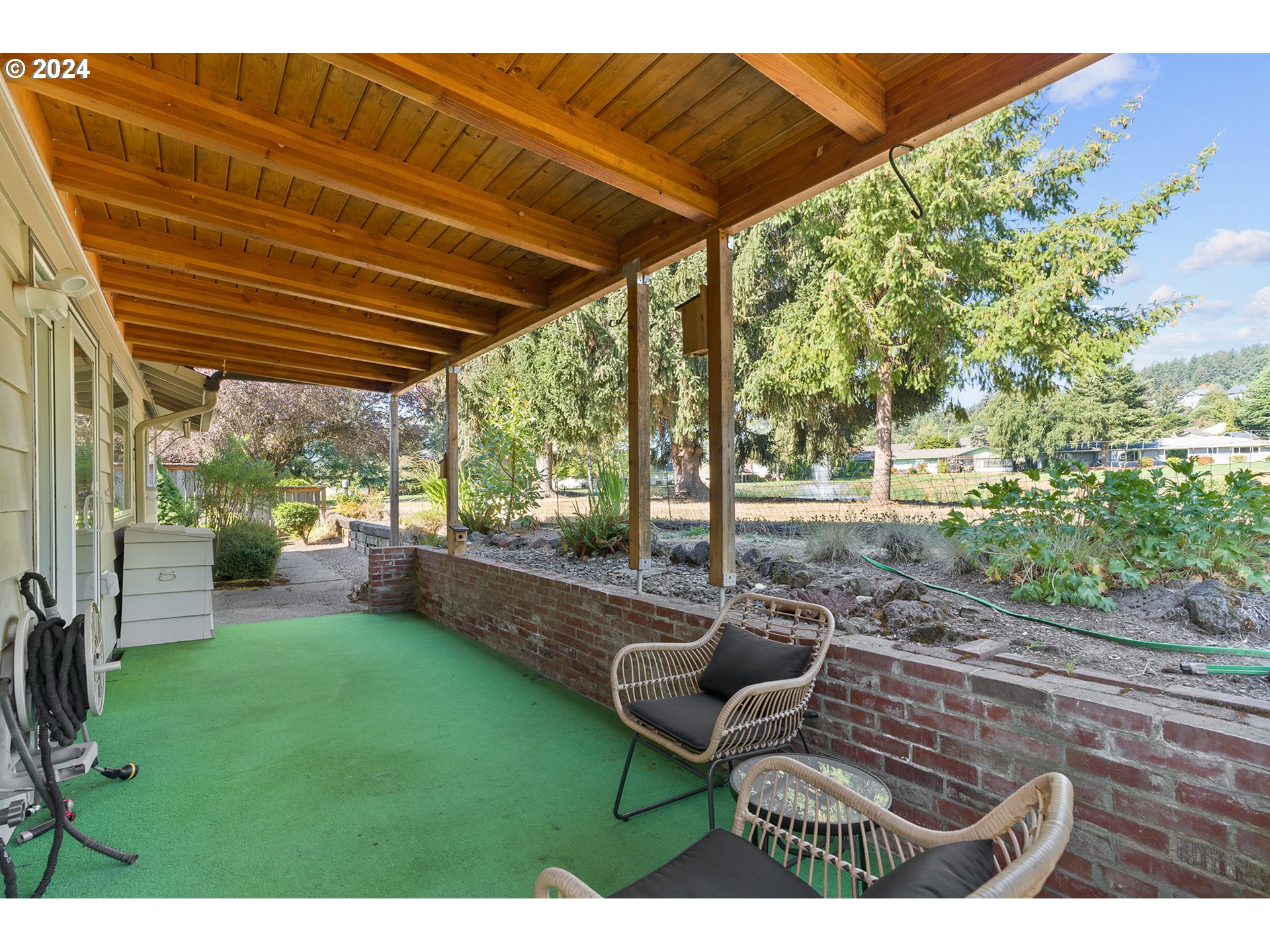 15905 SW QUEEN VICTORIA PL