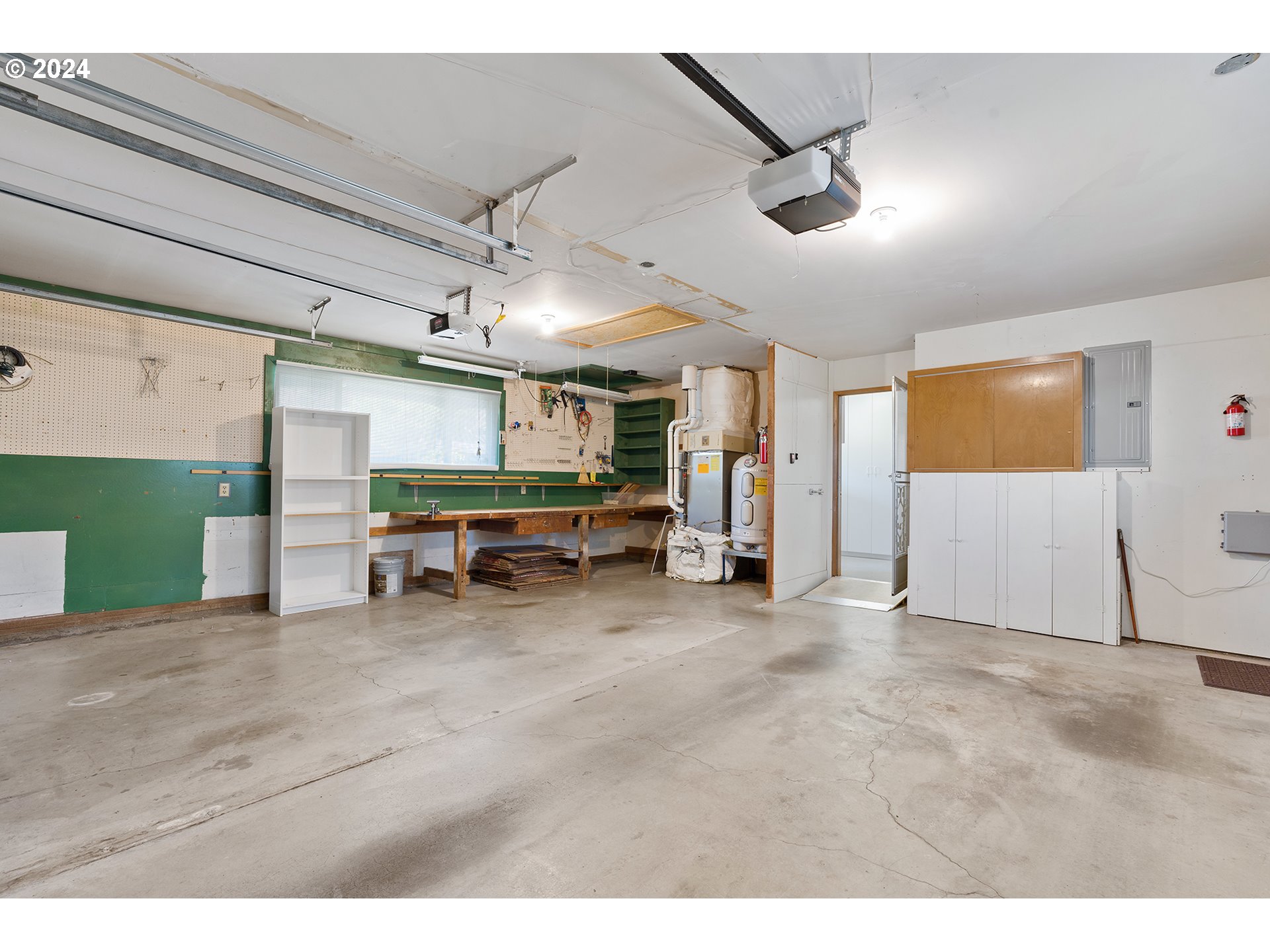 15905 SW QUEEN VICTORIA PL