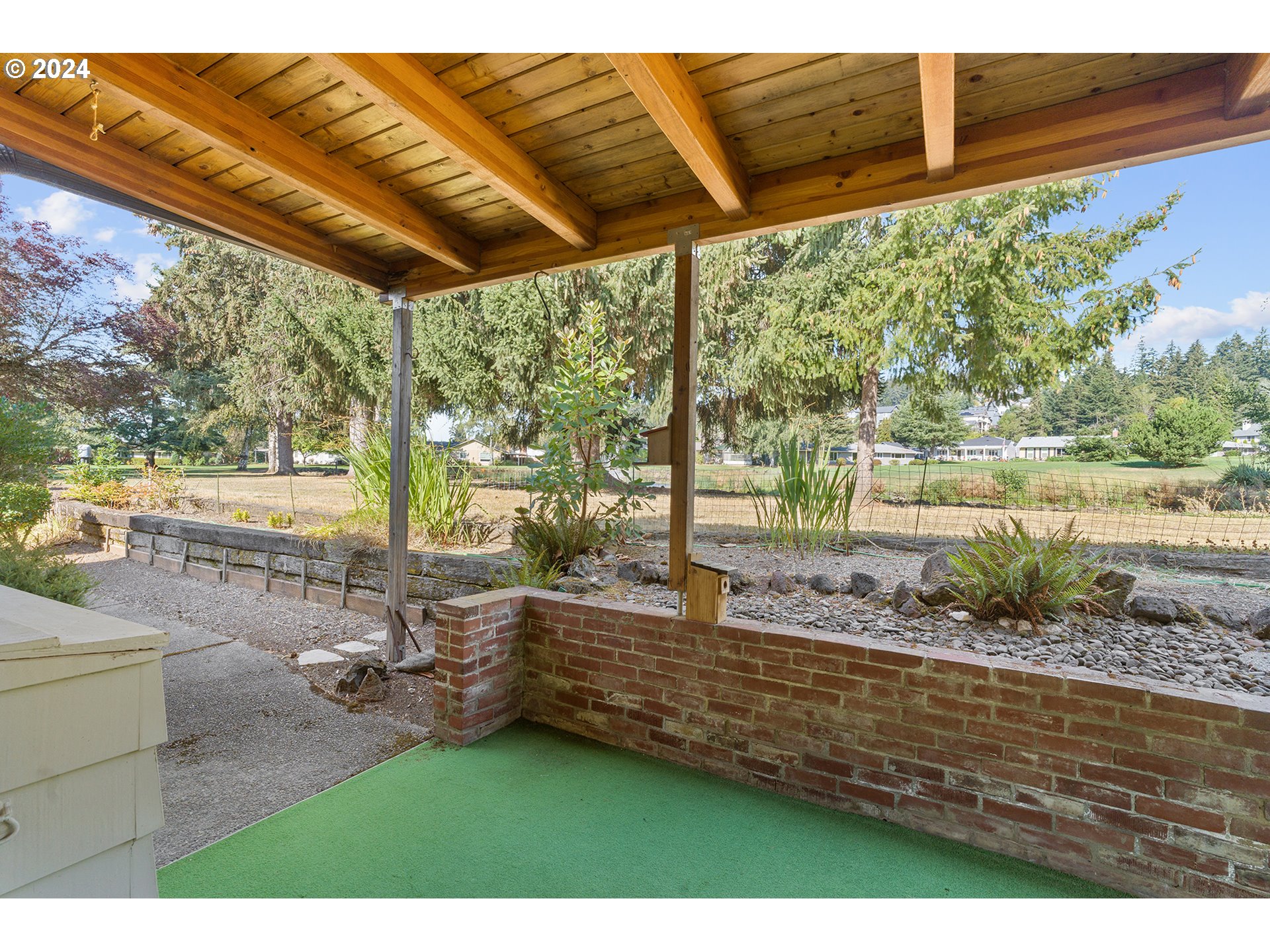 15905 SW QUEEN VICTORIA PL