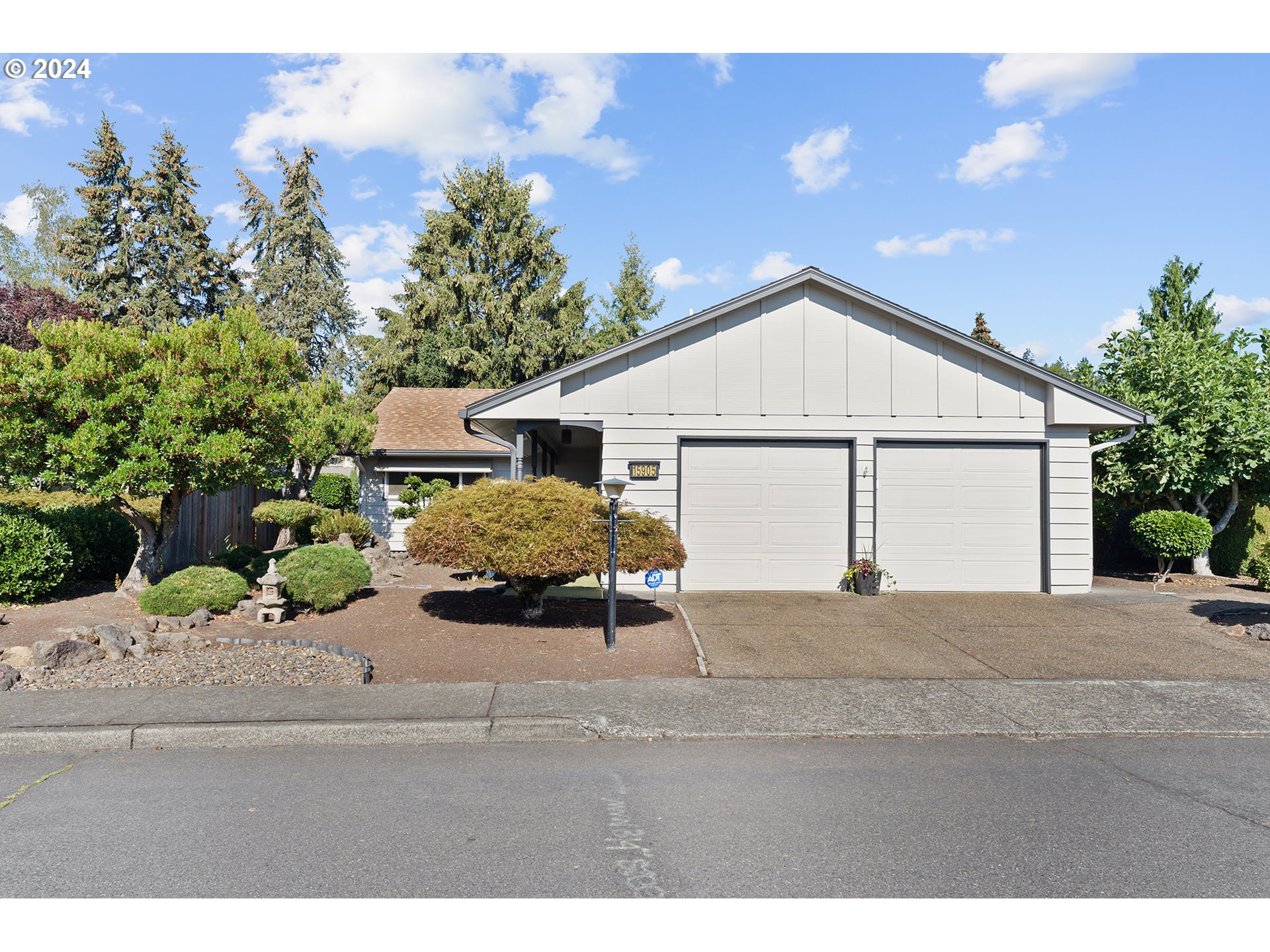 15905 SW QUEEN VICTORIA PL