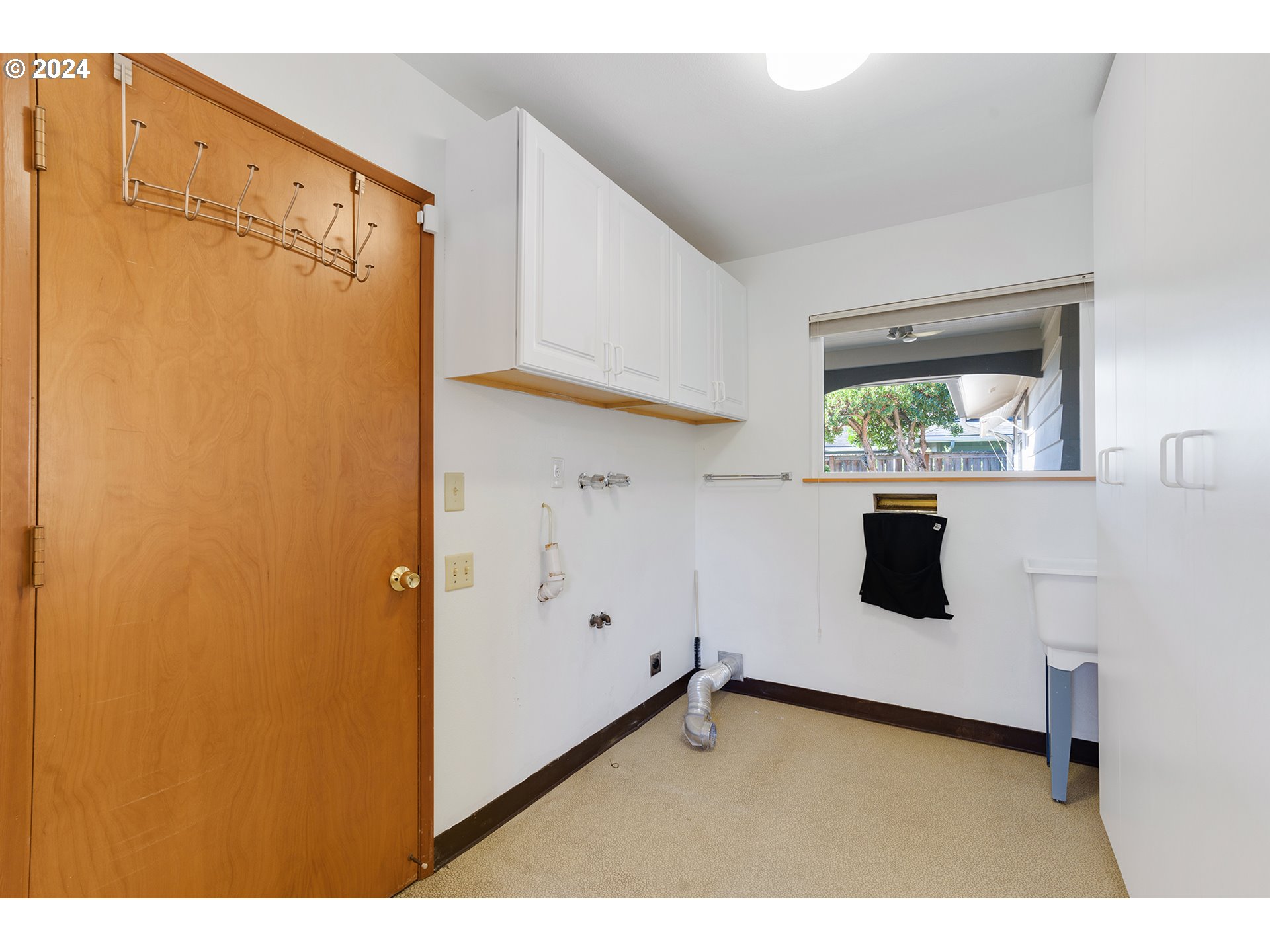 15905 SW QUEEN VICTORIA PL