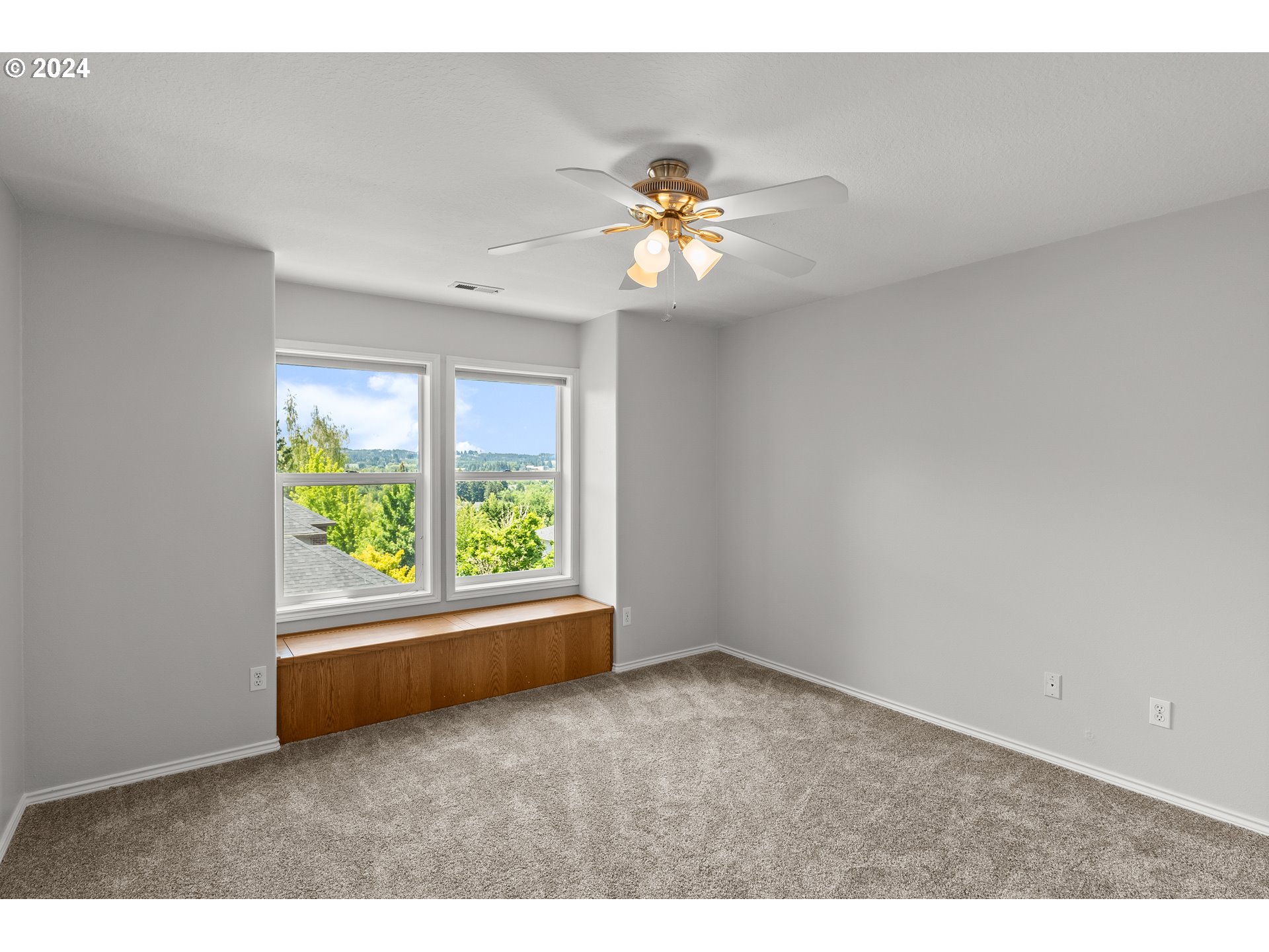 15986 SW HIGHPOINT DR