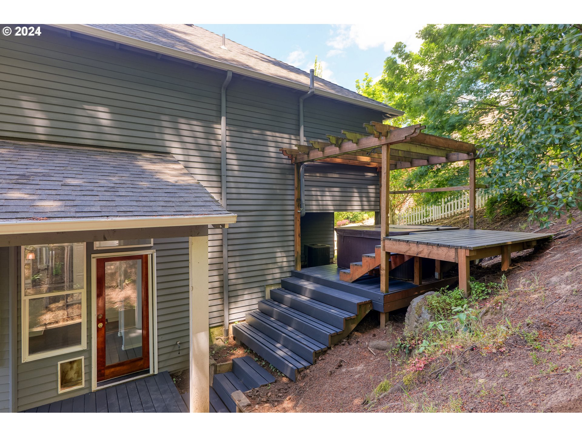 15986 SW HIGHPOINT DR