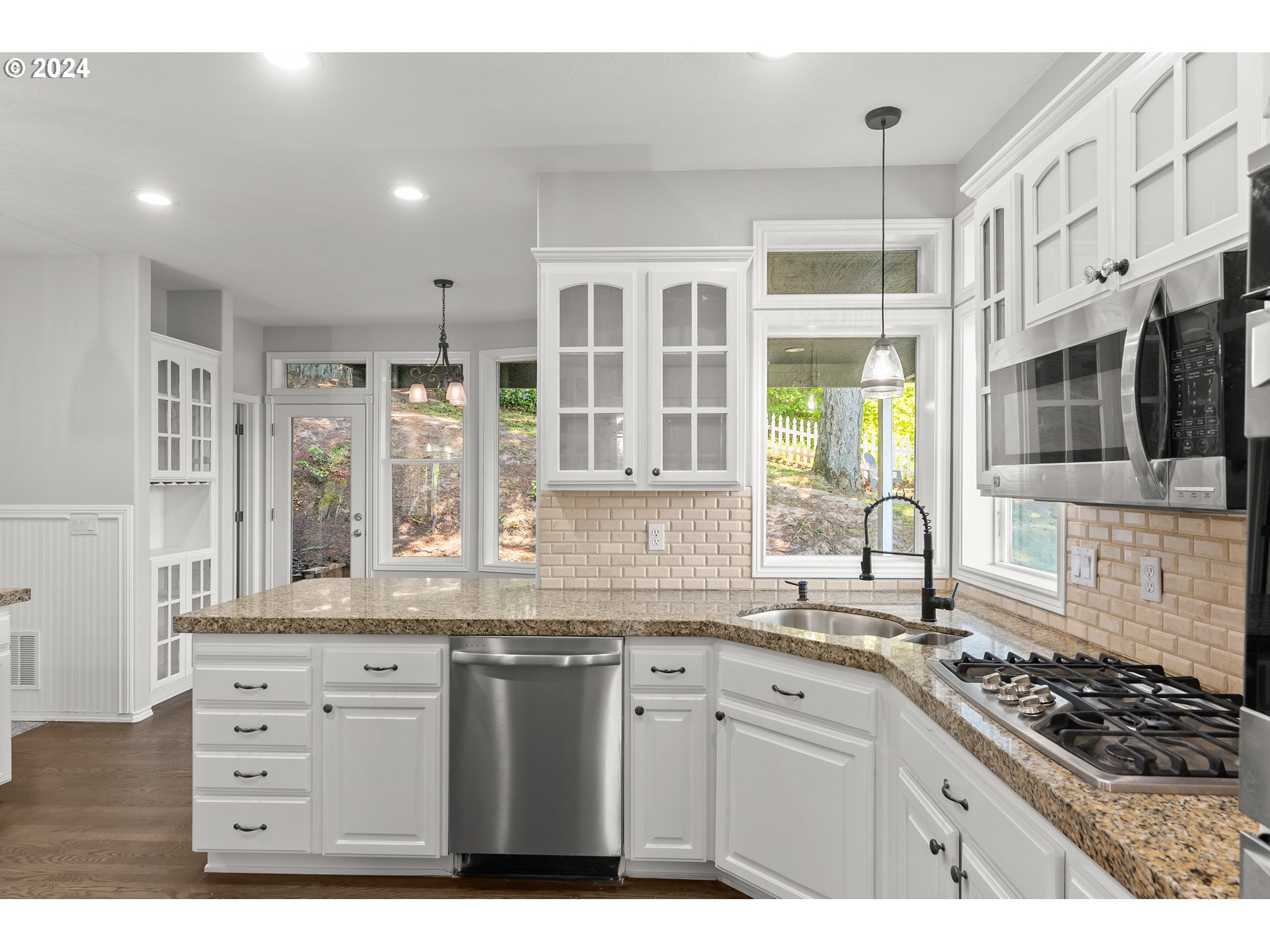 15986 SW HIGHPOINT DR