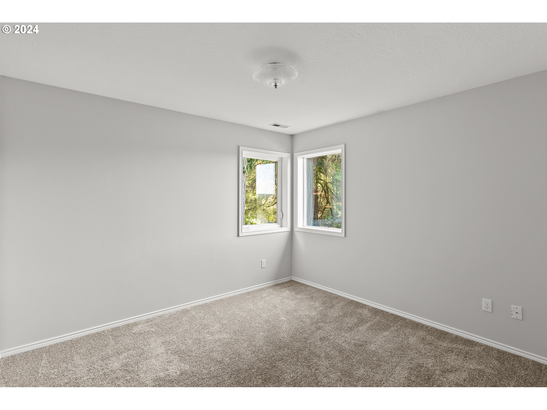 15986 SW HIGHPOINT DR