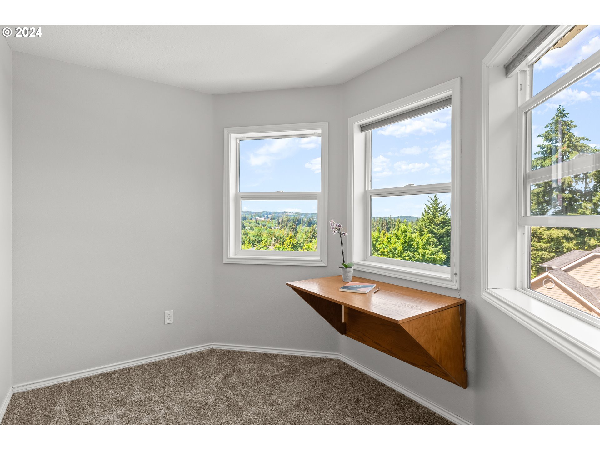 15986 SW HIGHPOINT DR