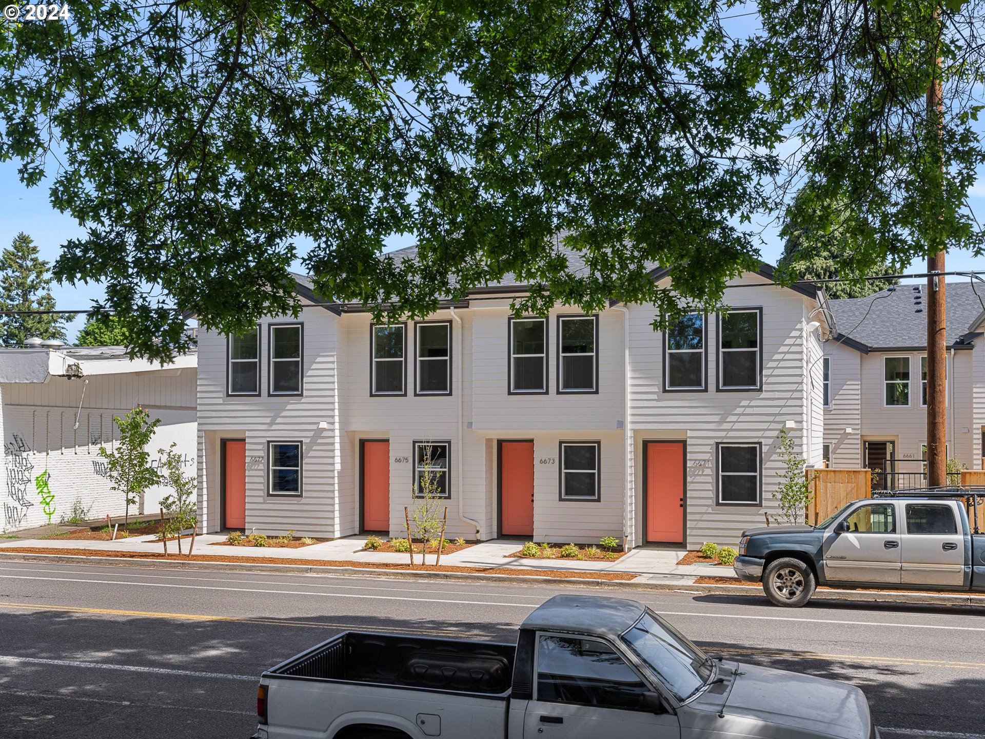 6671 N Fessenden ST 12