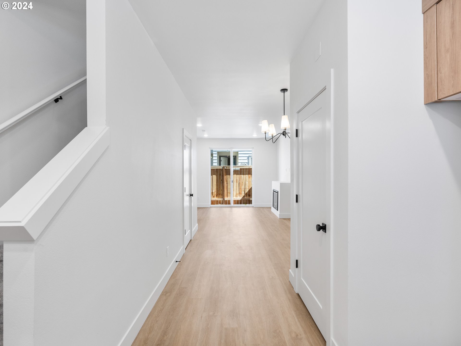 6671 N Fessenden ST 12