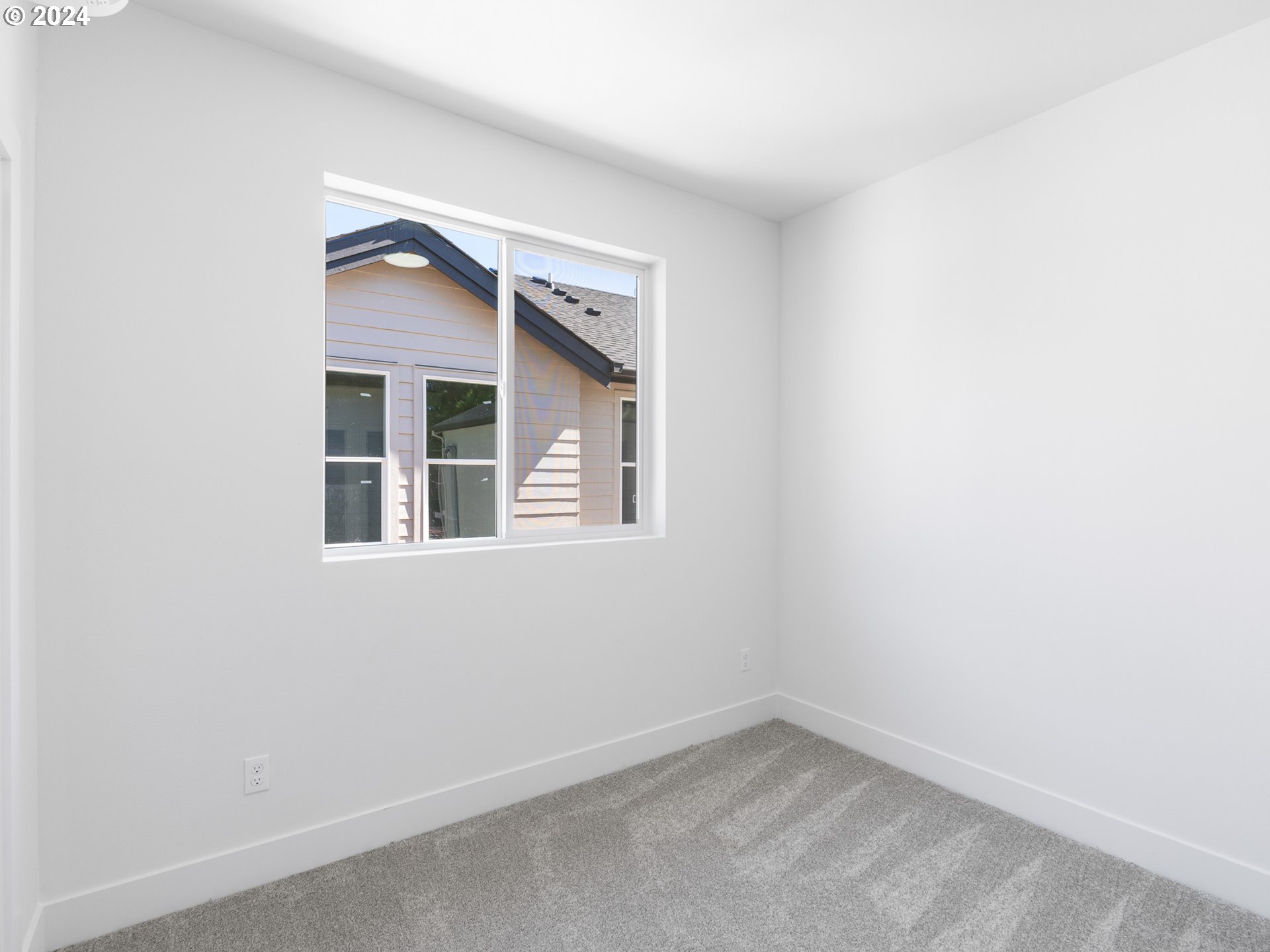 6671 N Fessenden ST 12