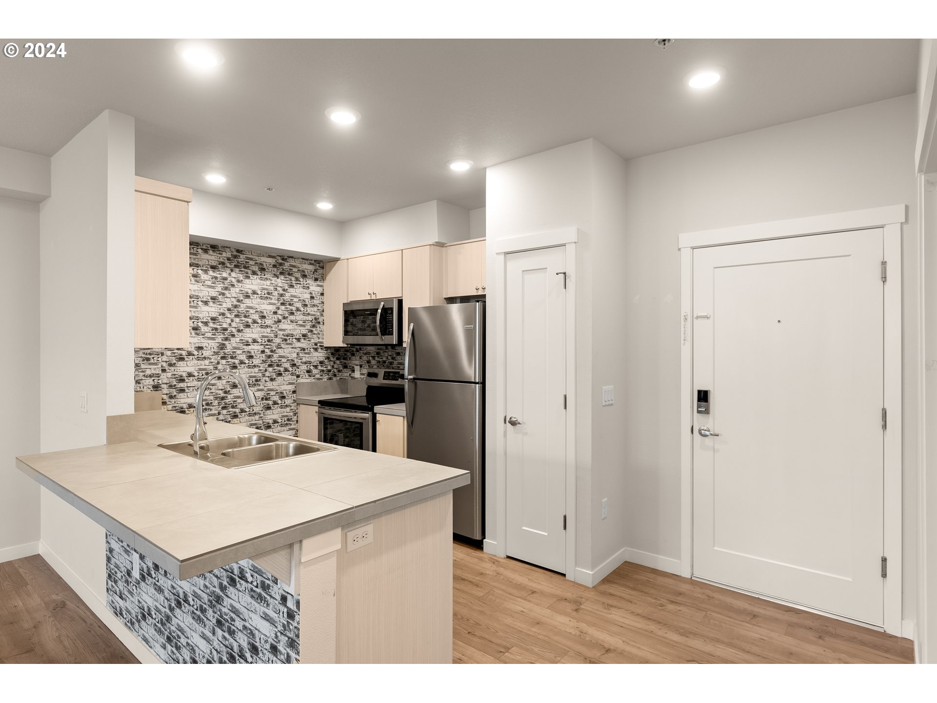 11715 SW VALENCIA LN 203