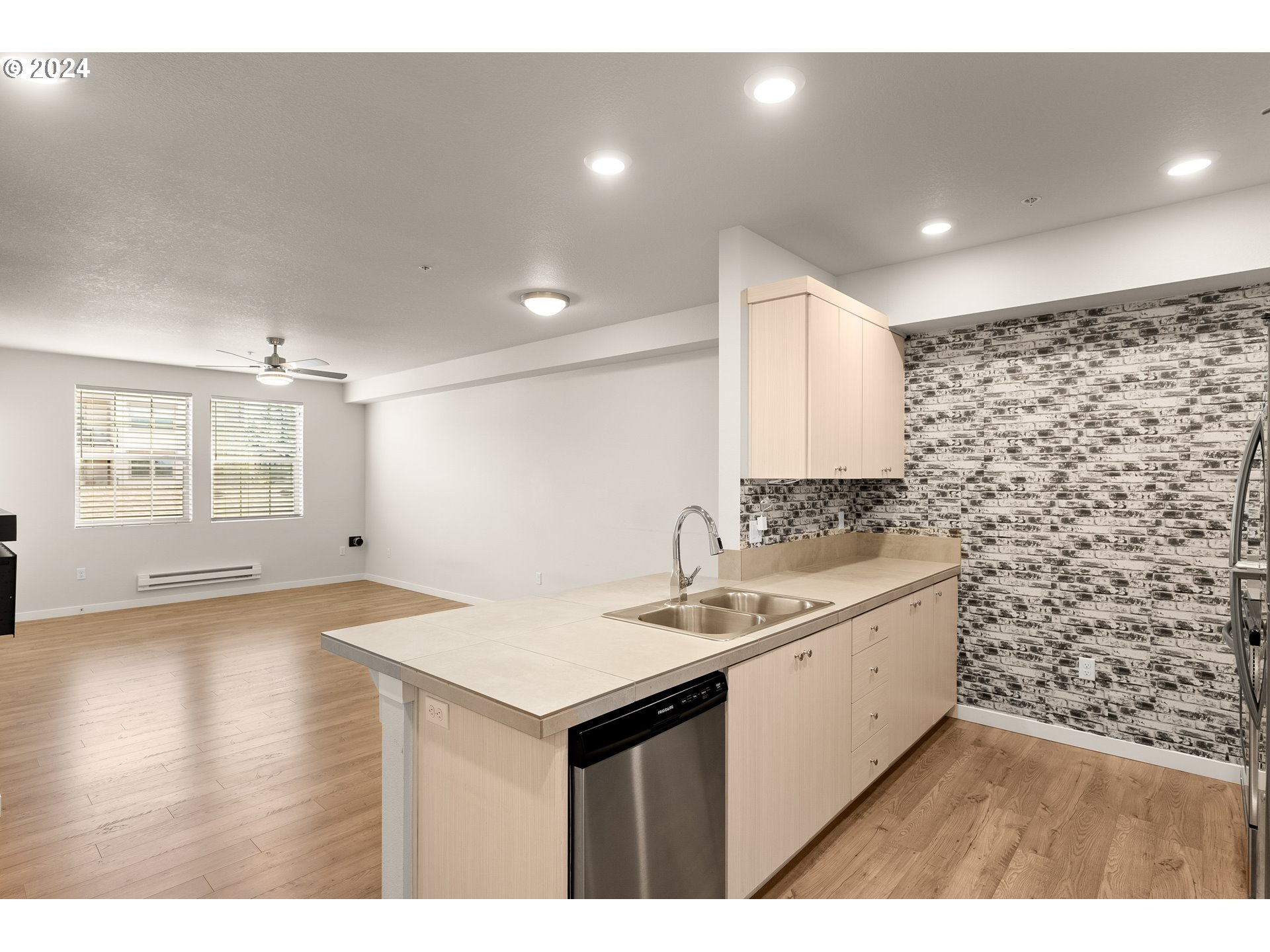 11715 SW VALENCIA LN 203