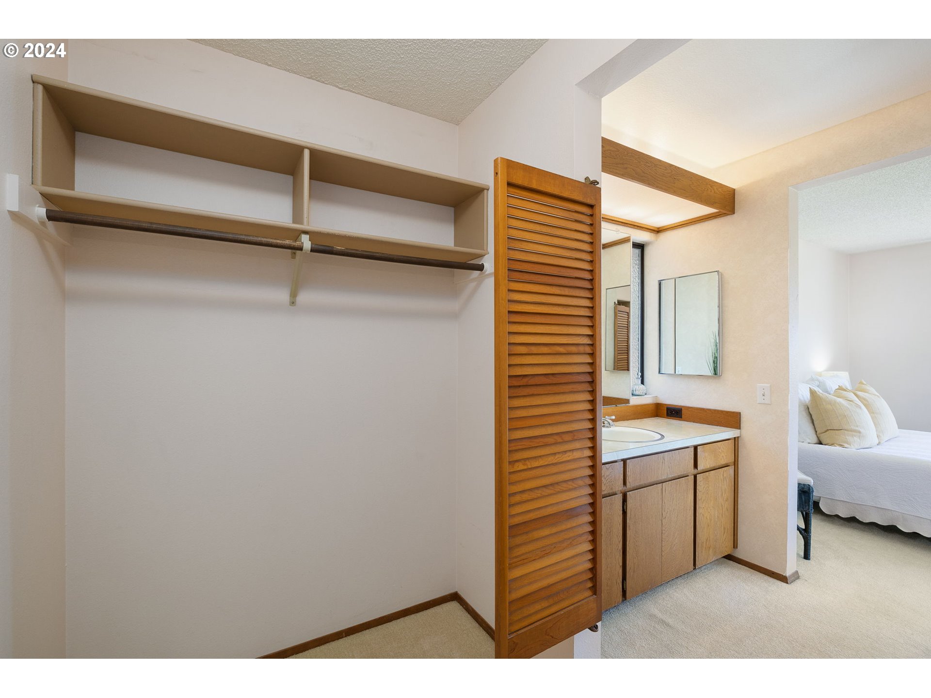 10060 SW CENTURY OAK DR