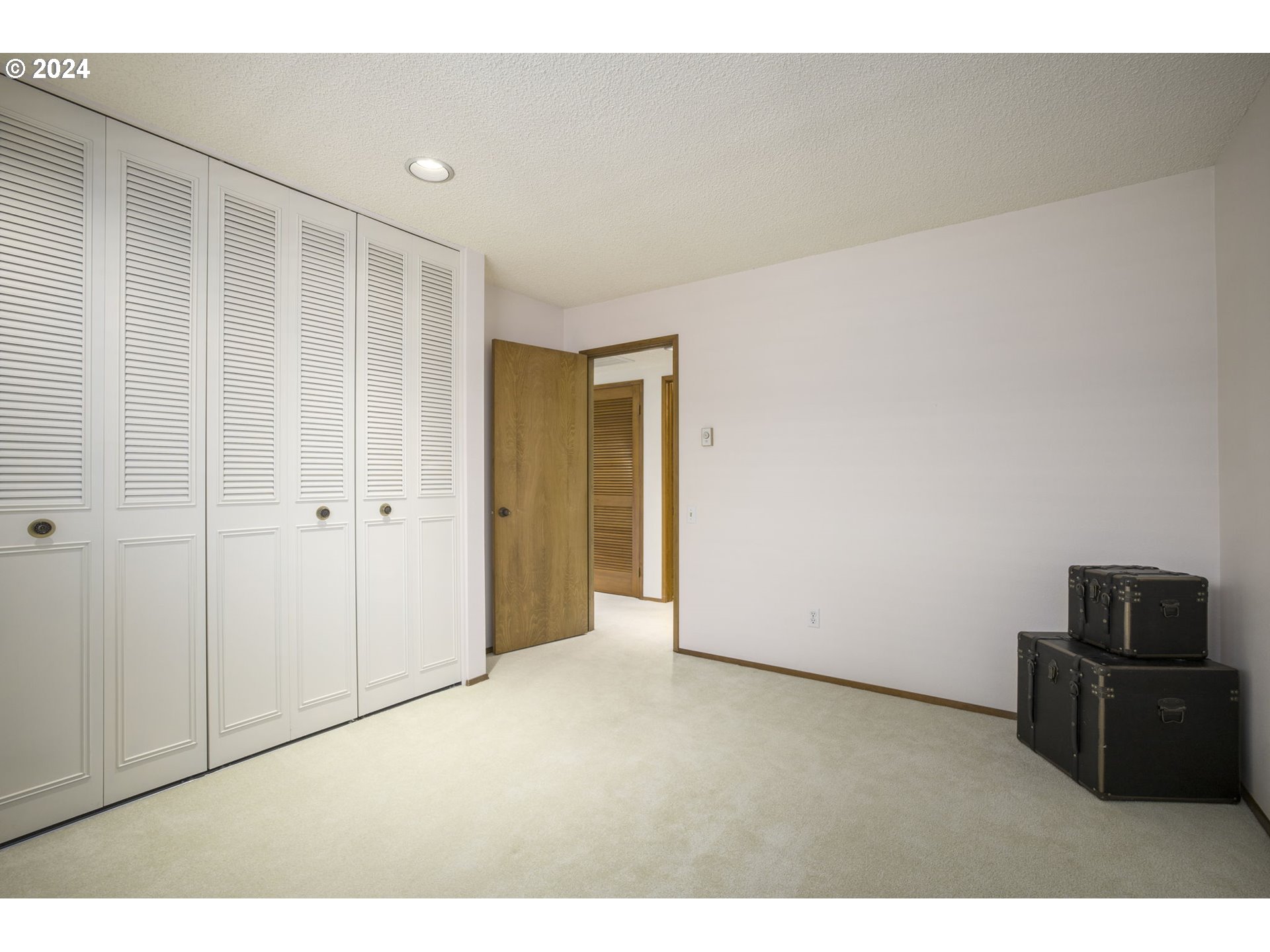 10060 SW CENTURY OAK DR