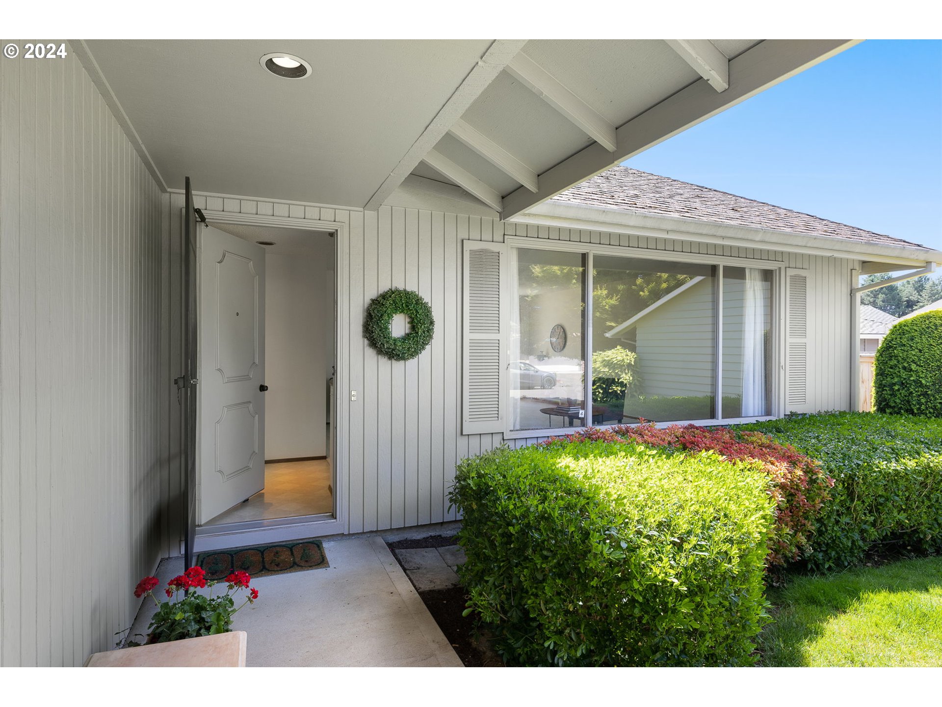 10060 SW CENTURY OAK DR