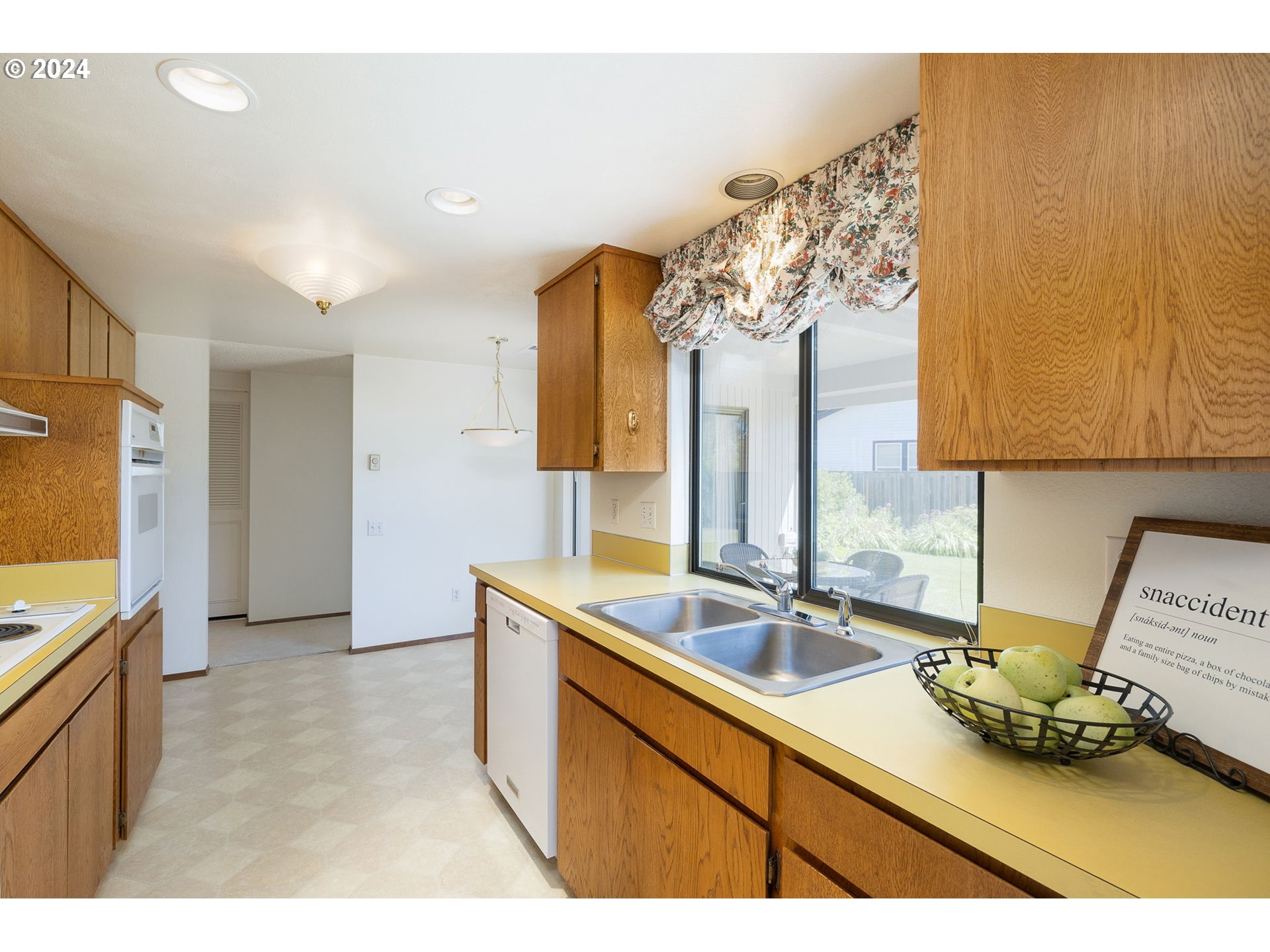 10060 SW CENTURY OAK DR