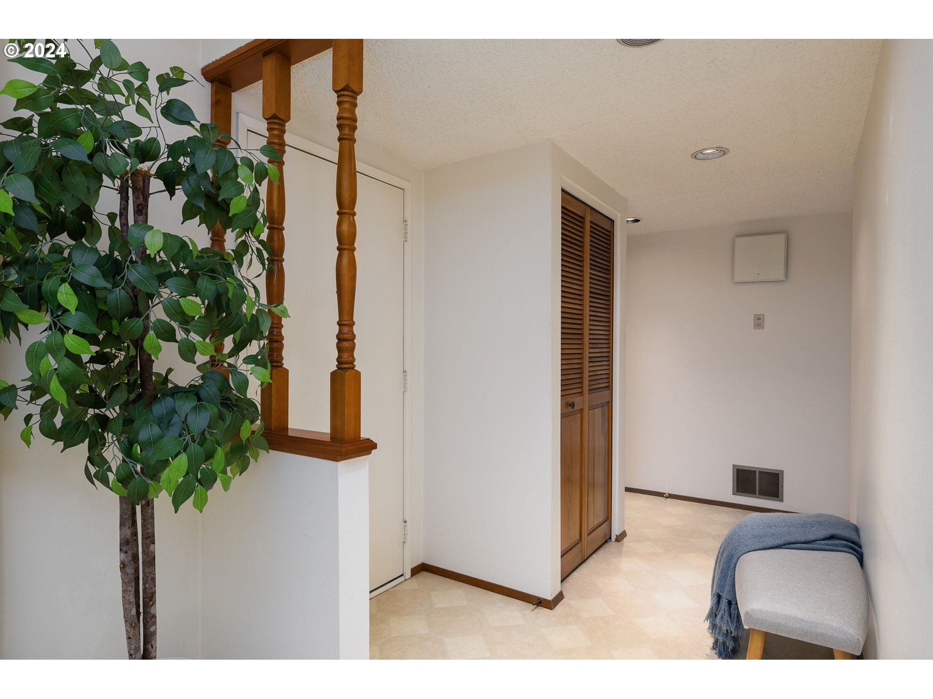 10060 SW CENTURY OAK DR