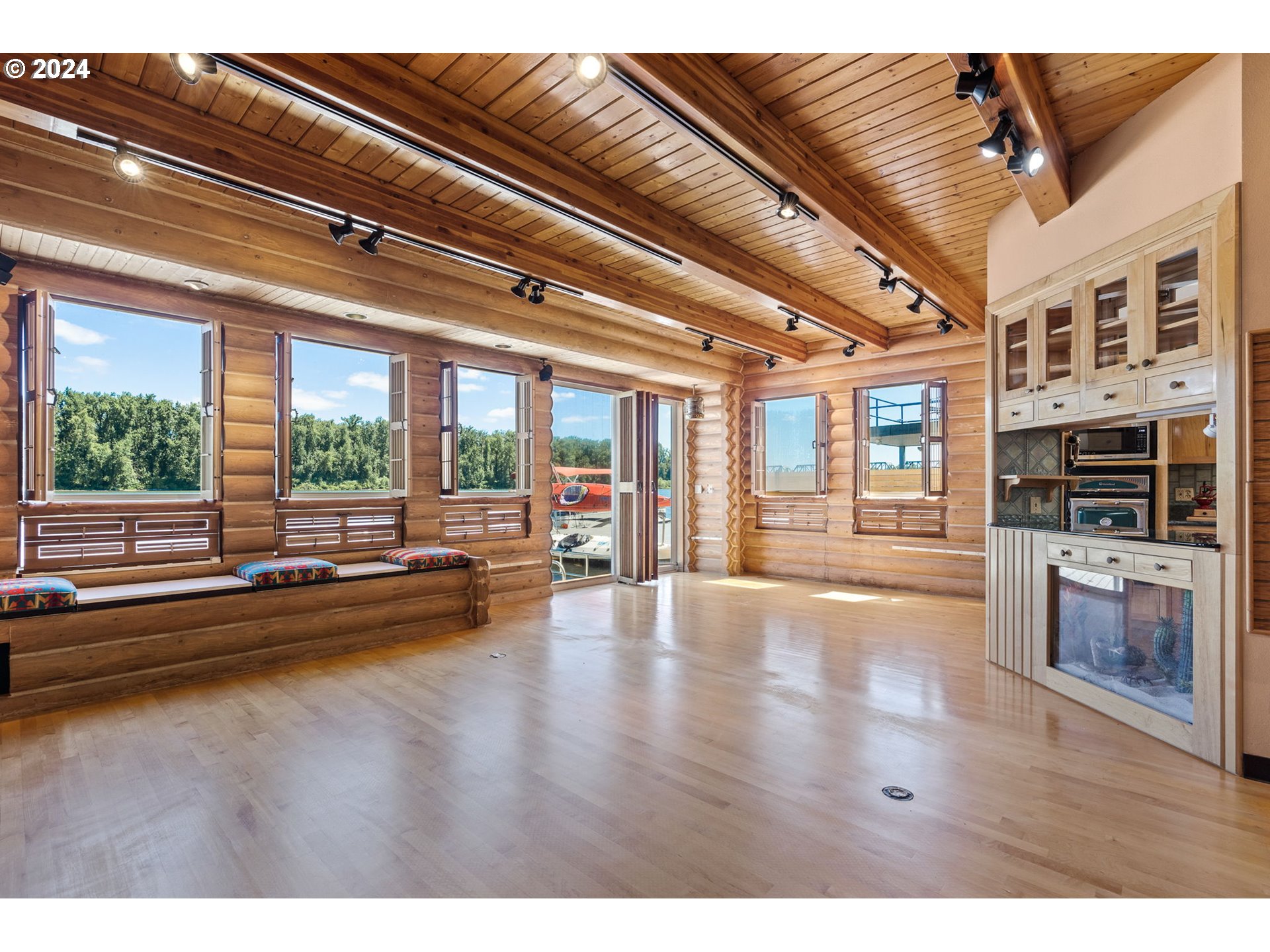 3939 N Marine Slip 10 DR 10