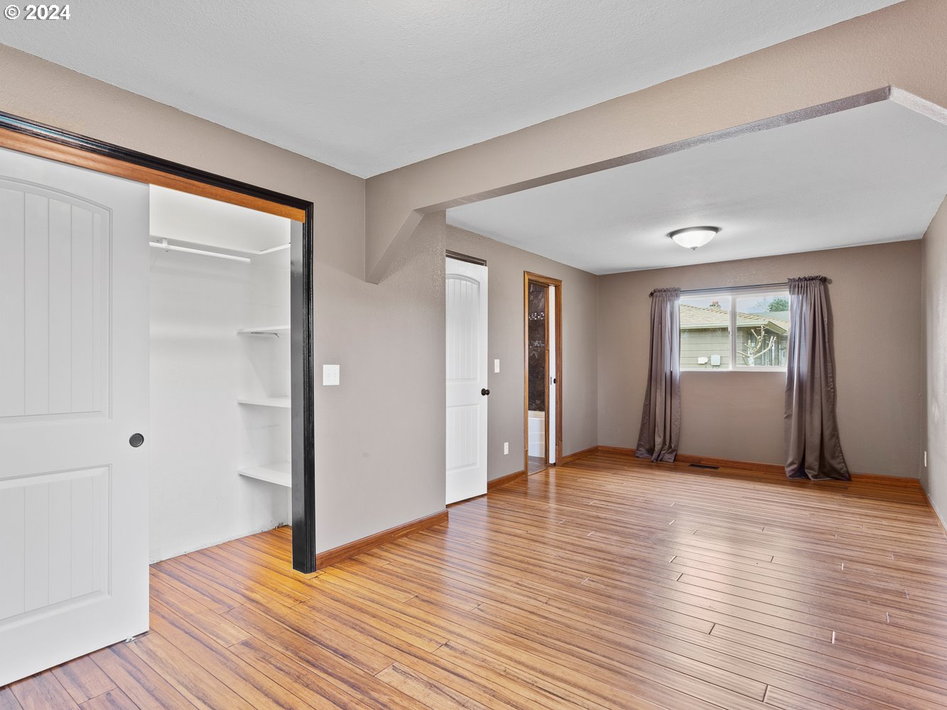 20560 NE Main ST, St. Paul