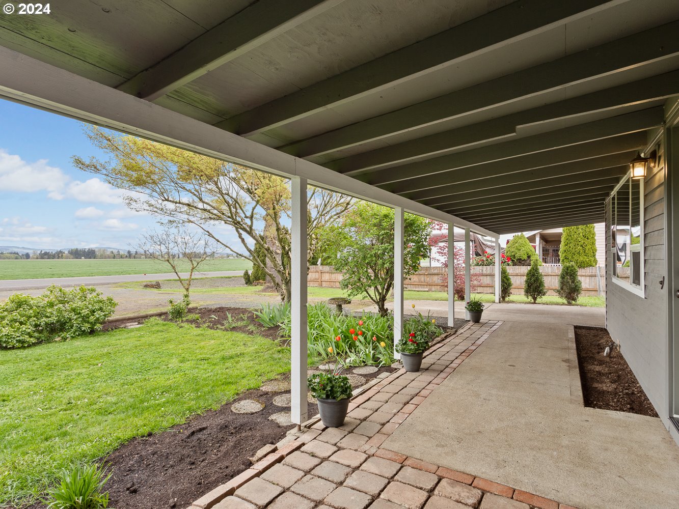 20560 NE Main ST, St. Paul