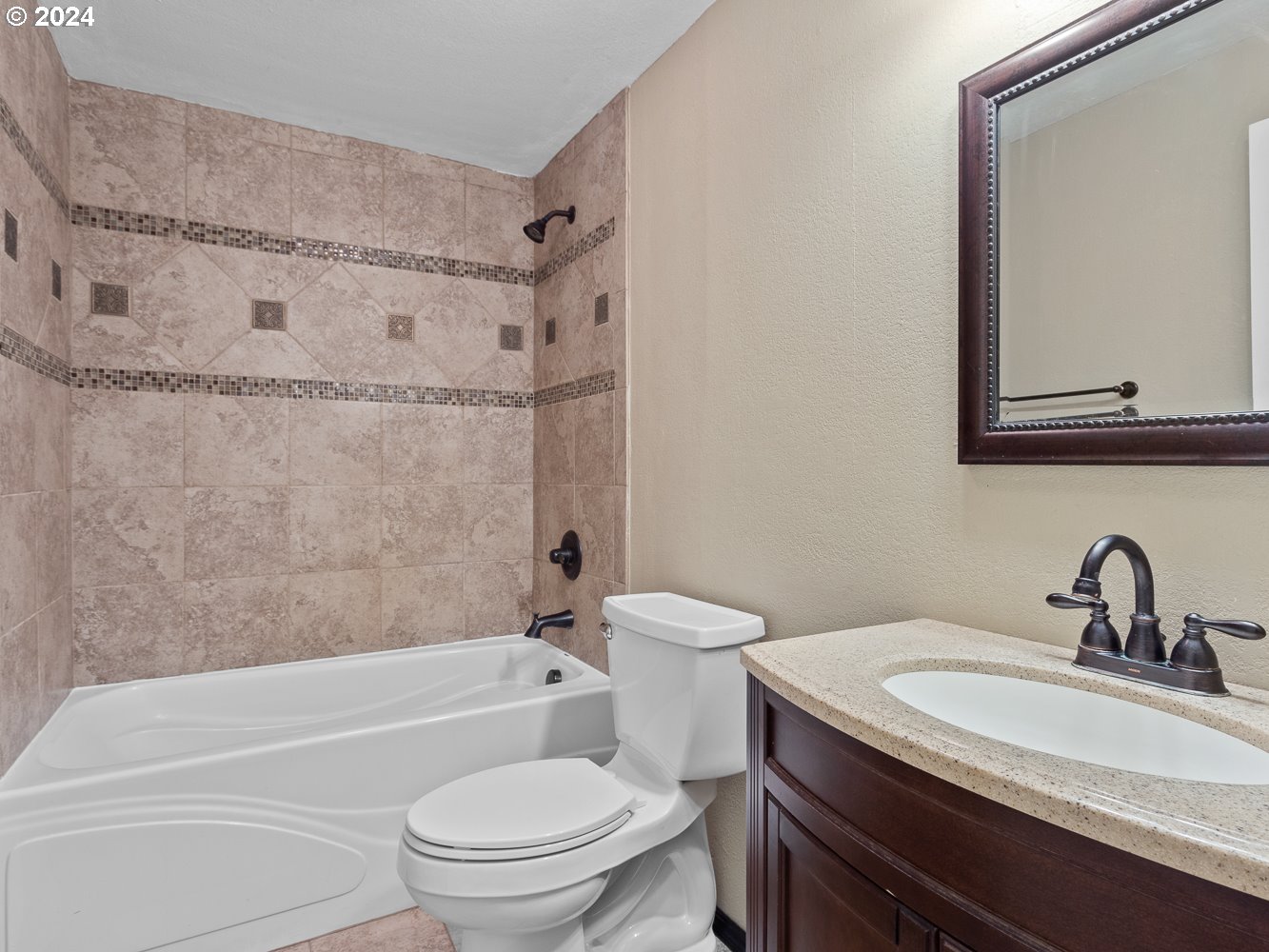 20560 NE Main ST, St. Paul