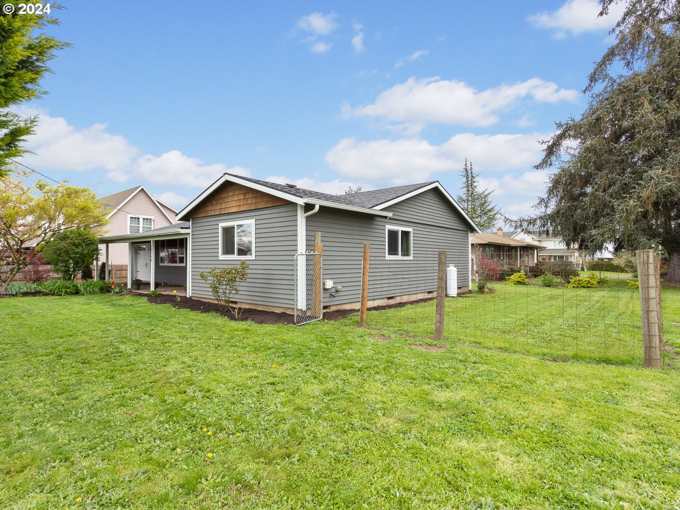 20560 NE Main ST, St. Paul