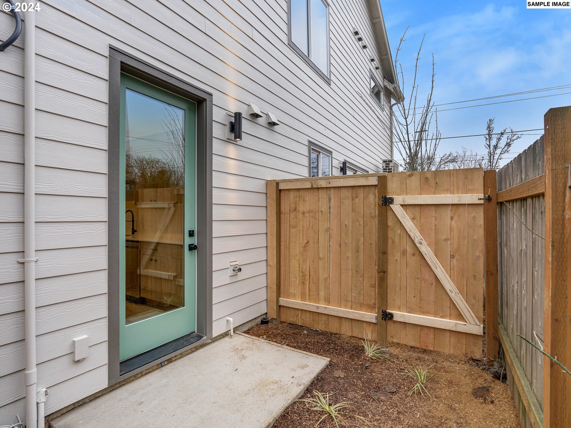 5875 NE Prescott ST 10