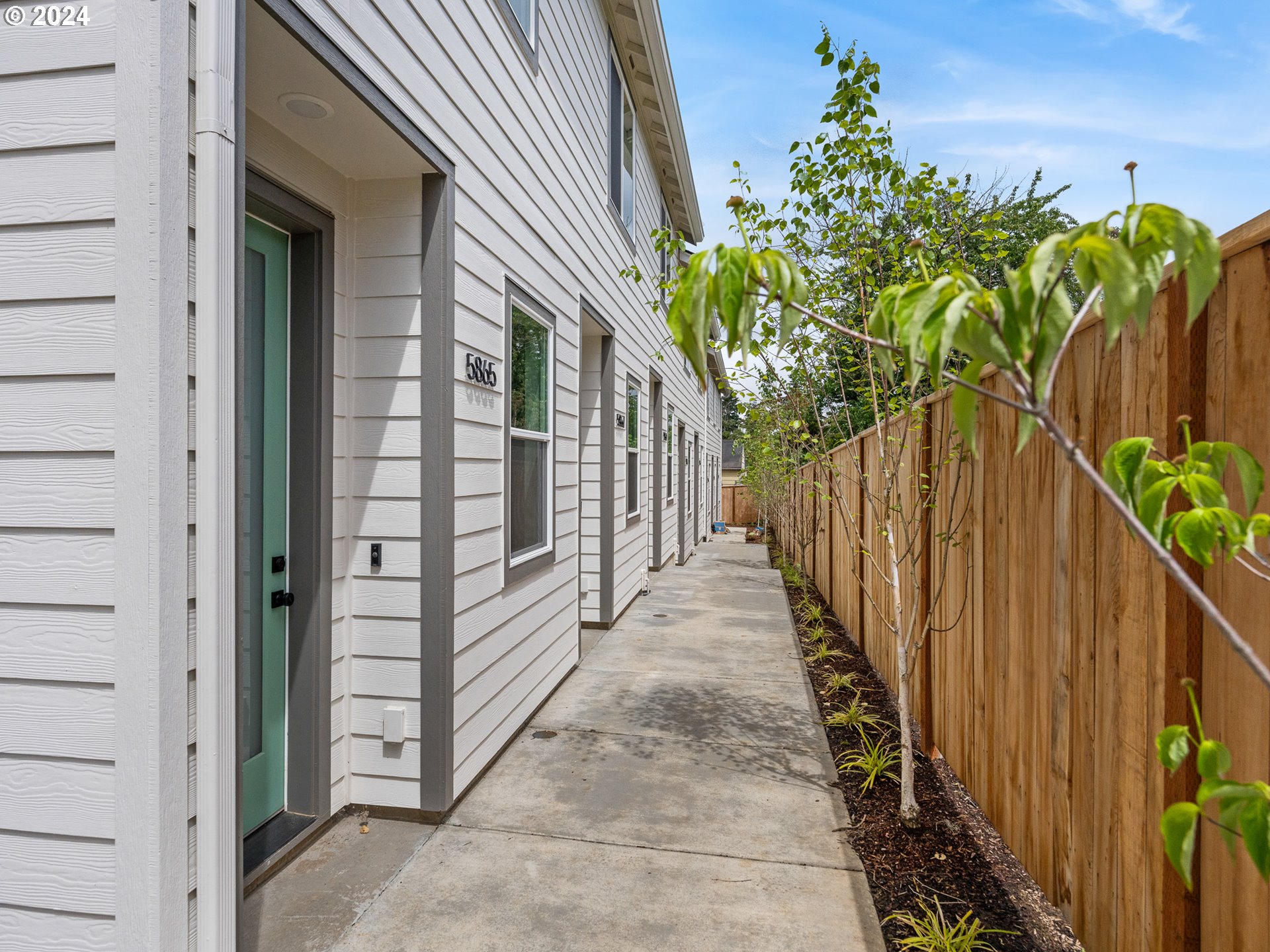 5875 NE Prescott ST 10