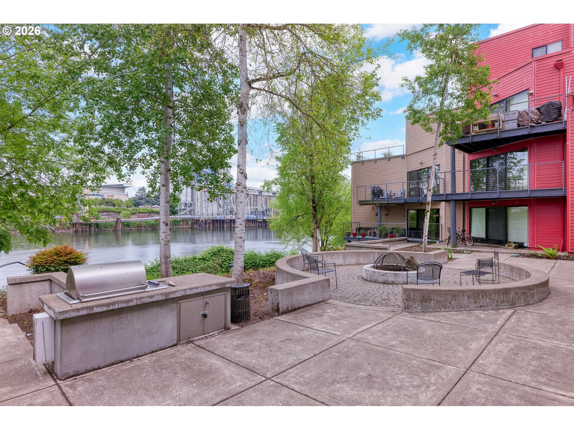 810 NW NAITO PKWY F11