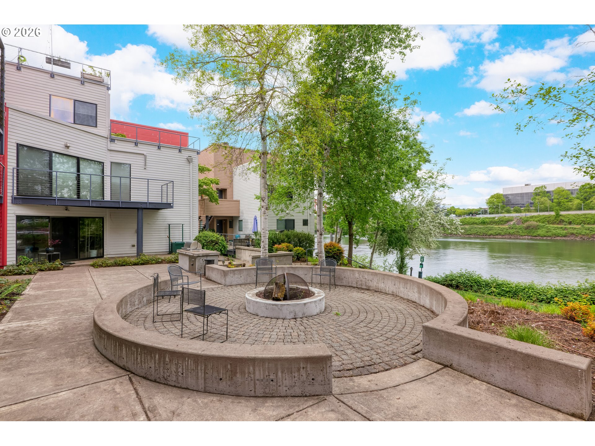 810 NW NAITO PKWY F11