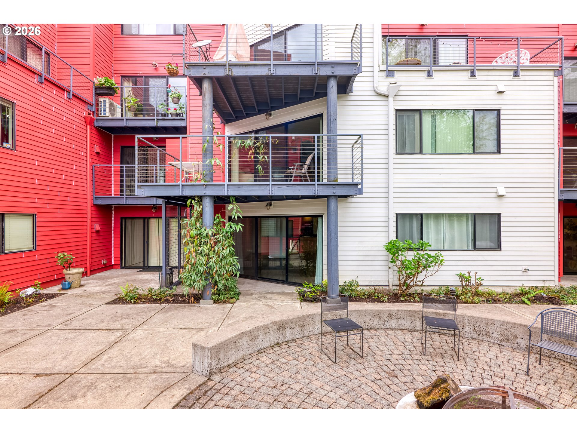 810 NW NAITO PKWY F11