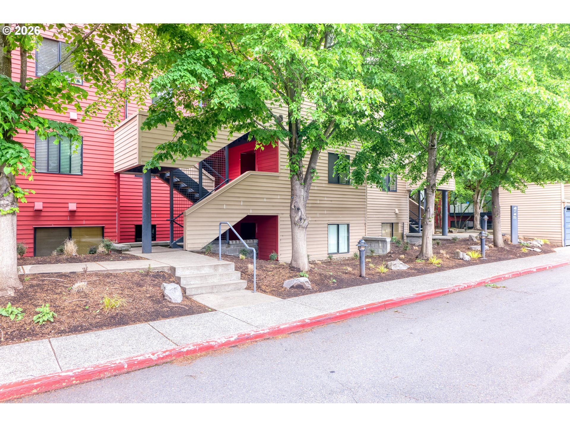 810 NW NAITO PKWY F11