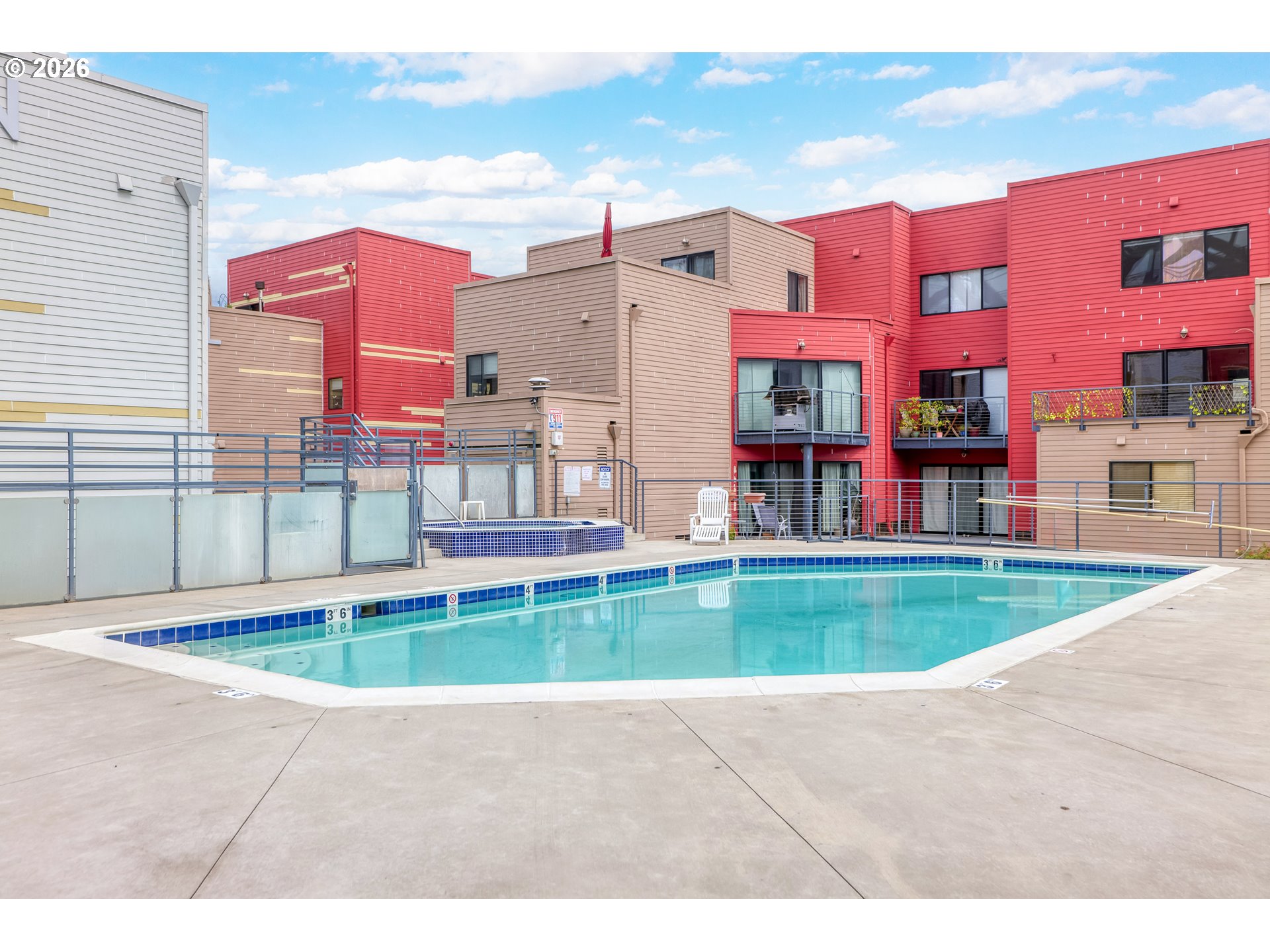 810 NW NAITO PKWY F11