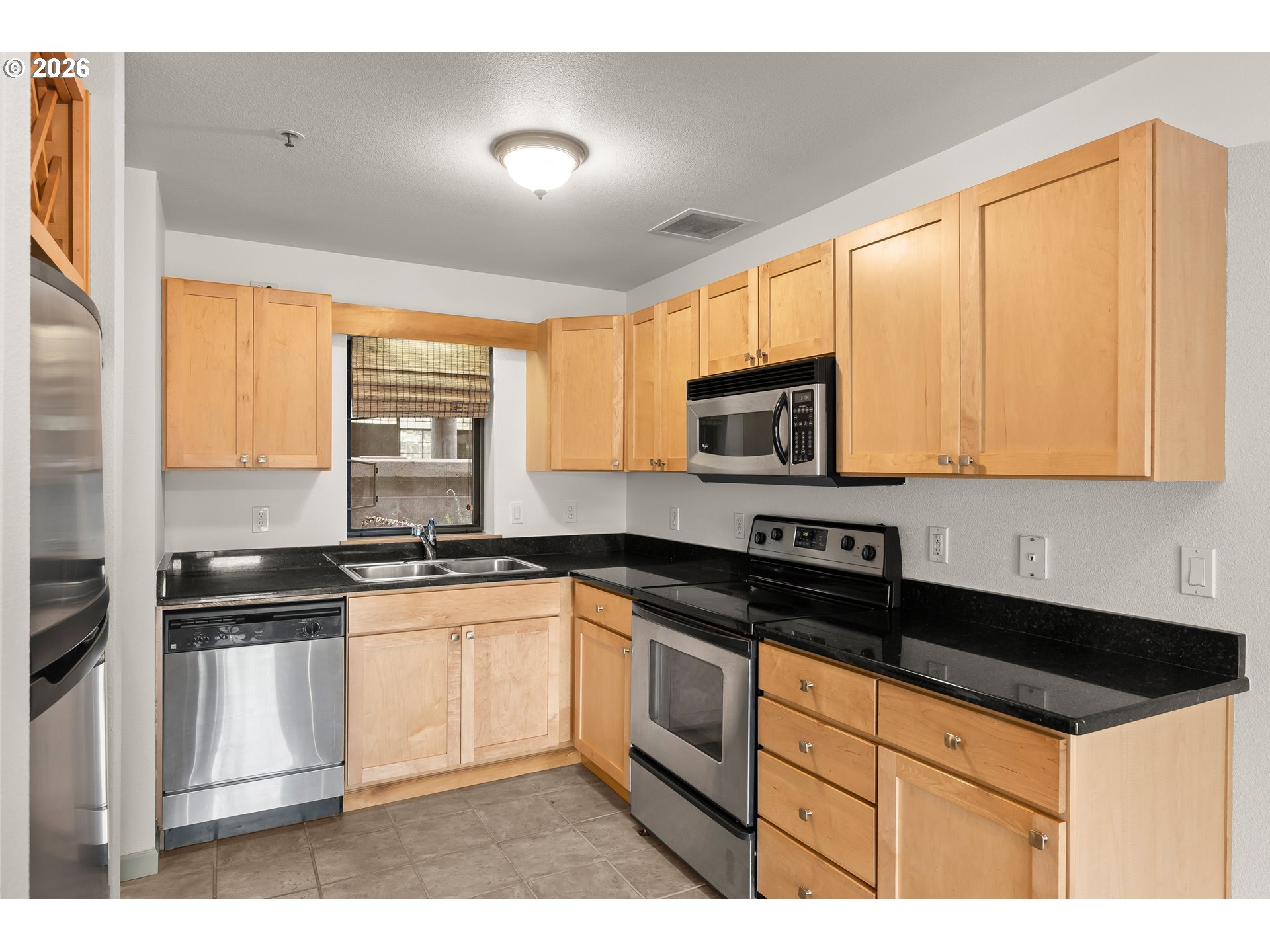 810 NW NAITO PKWY F11