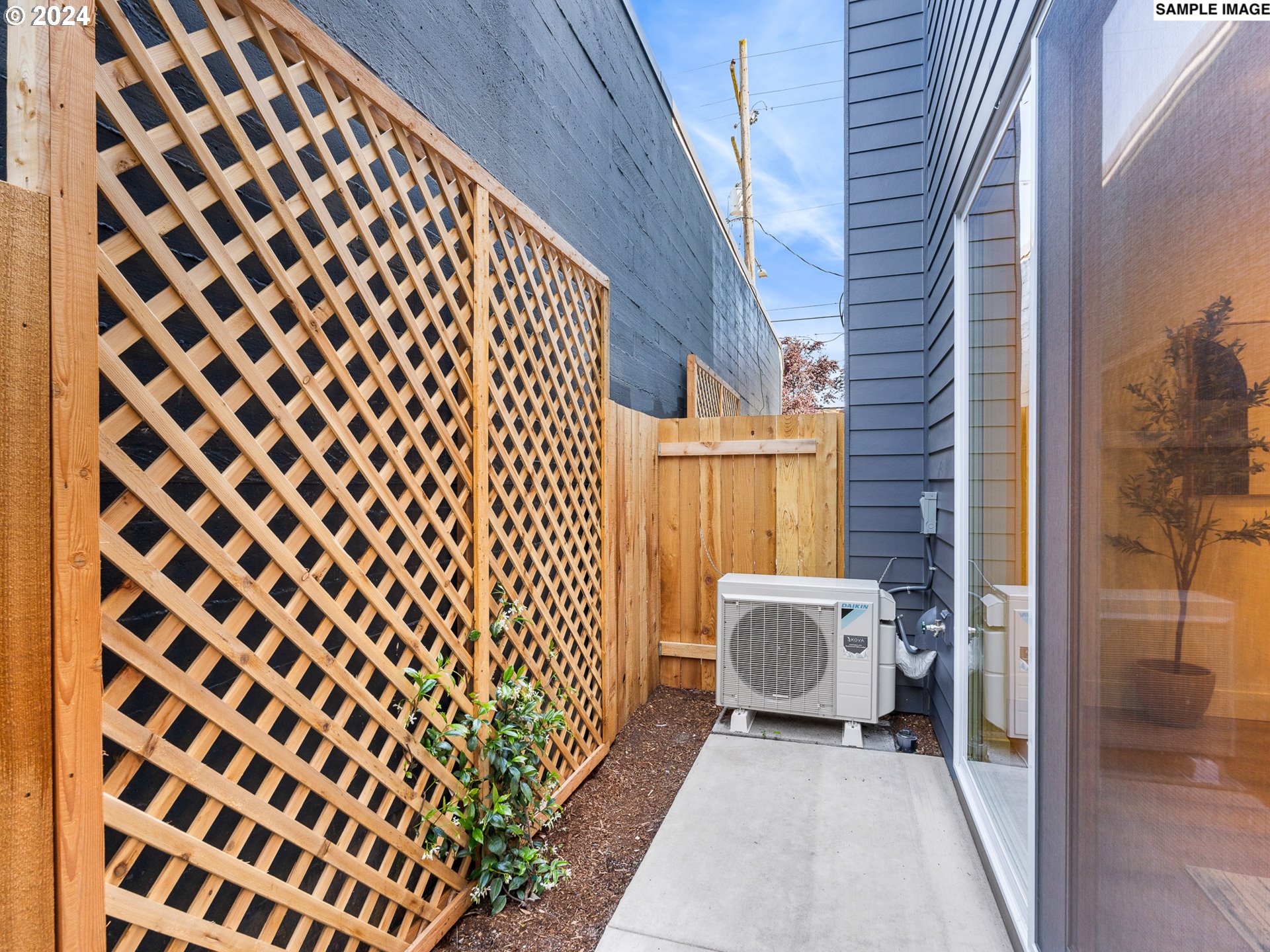 2836 SE Division ST 4