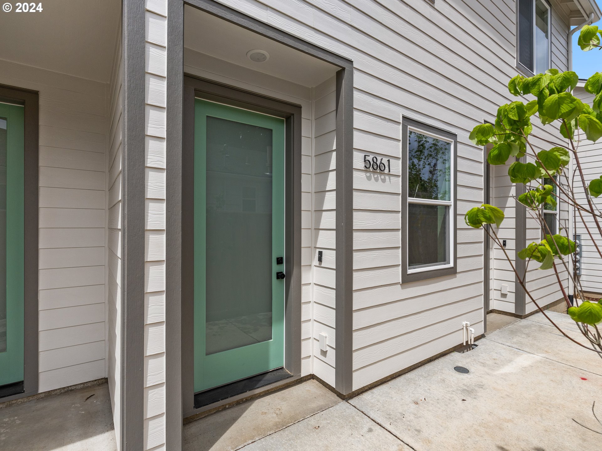 5861 NE Prescott ST 3