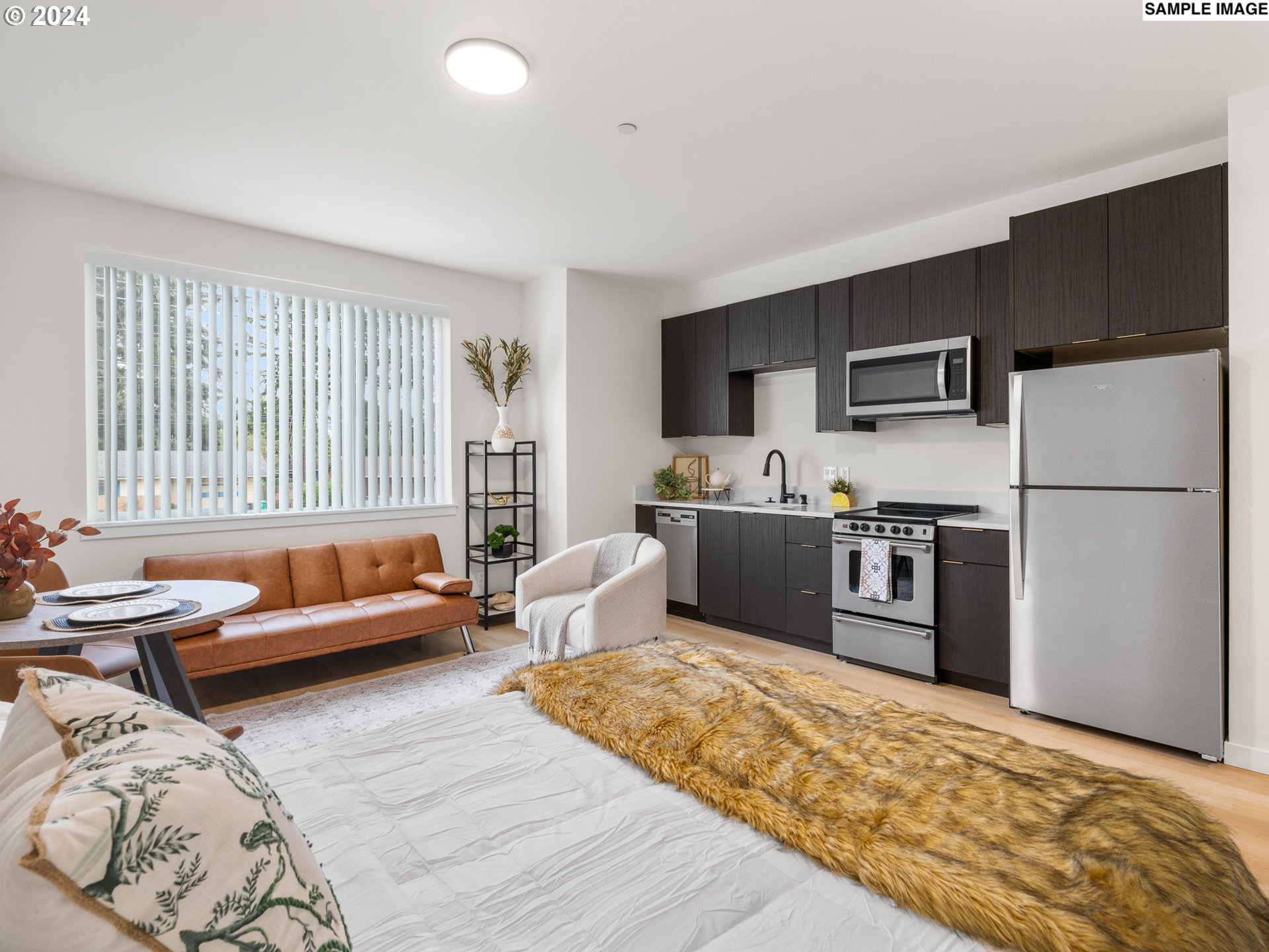 10985 E Burnside ST 11
