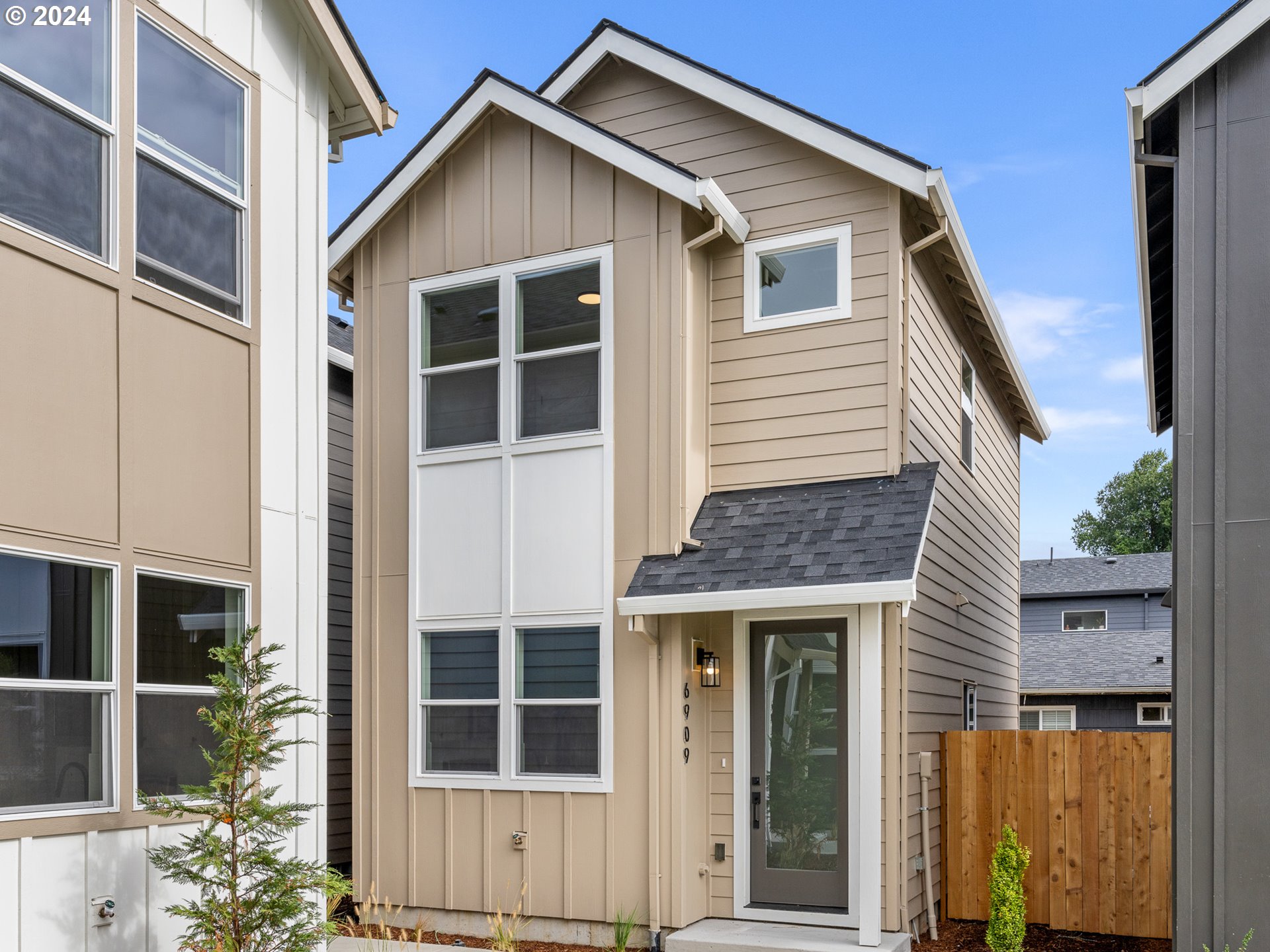 6909 N Bank ST, Portland