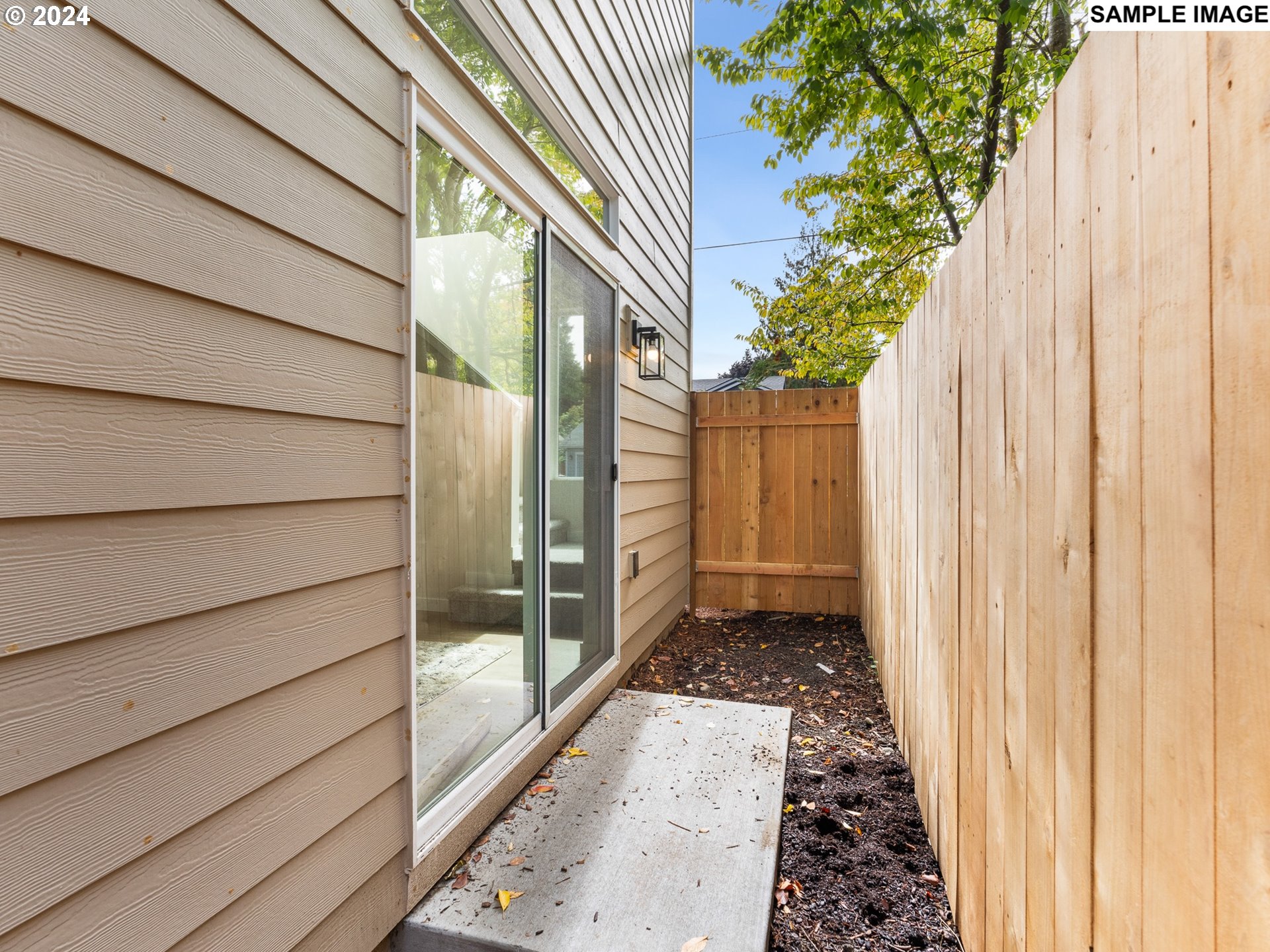 6909 N Bank ST, Portland