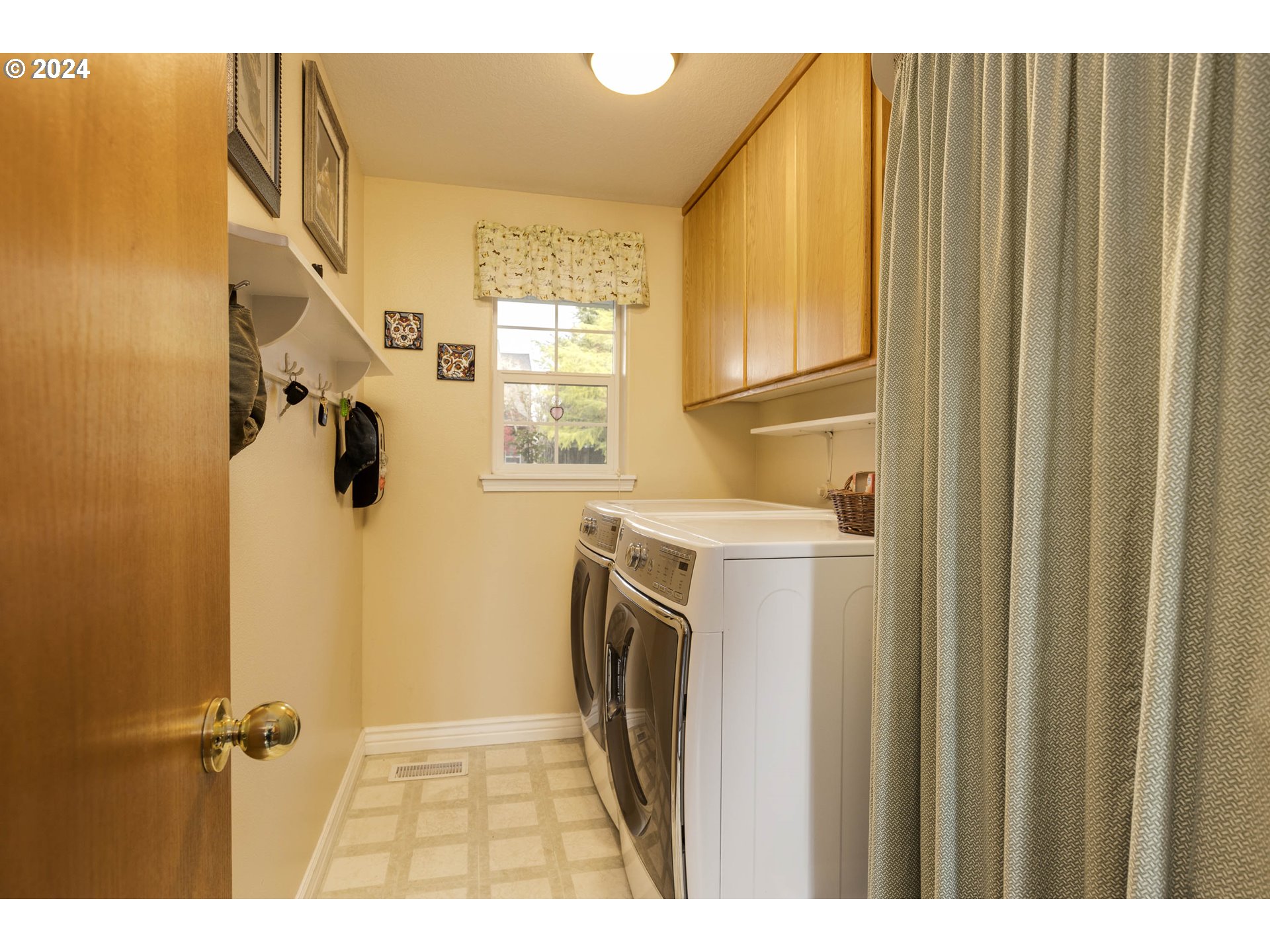 1750 NE COBURN DR, McMinnville