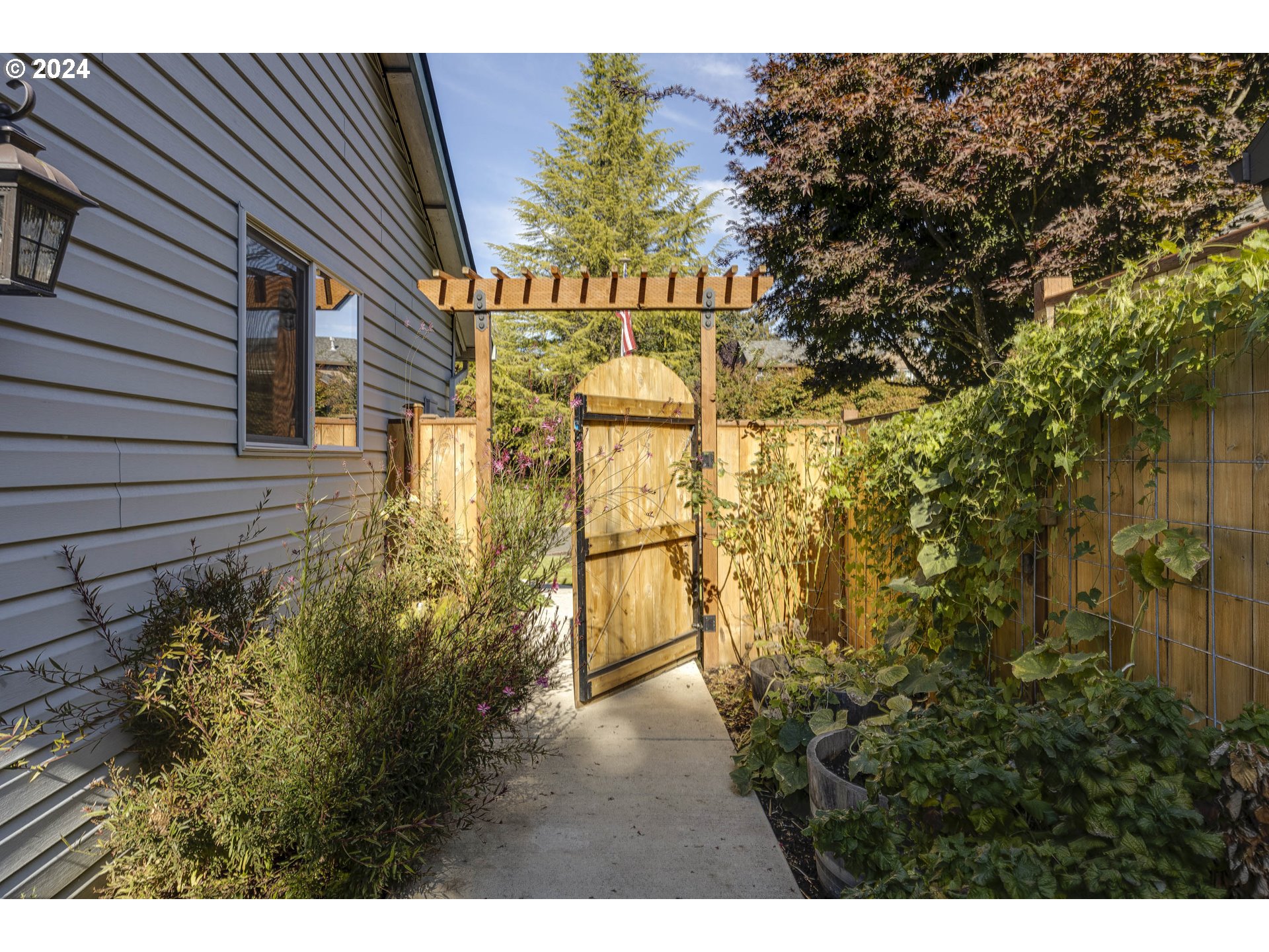 1750 NE COBURN DR, McMinnville