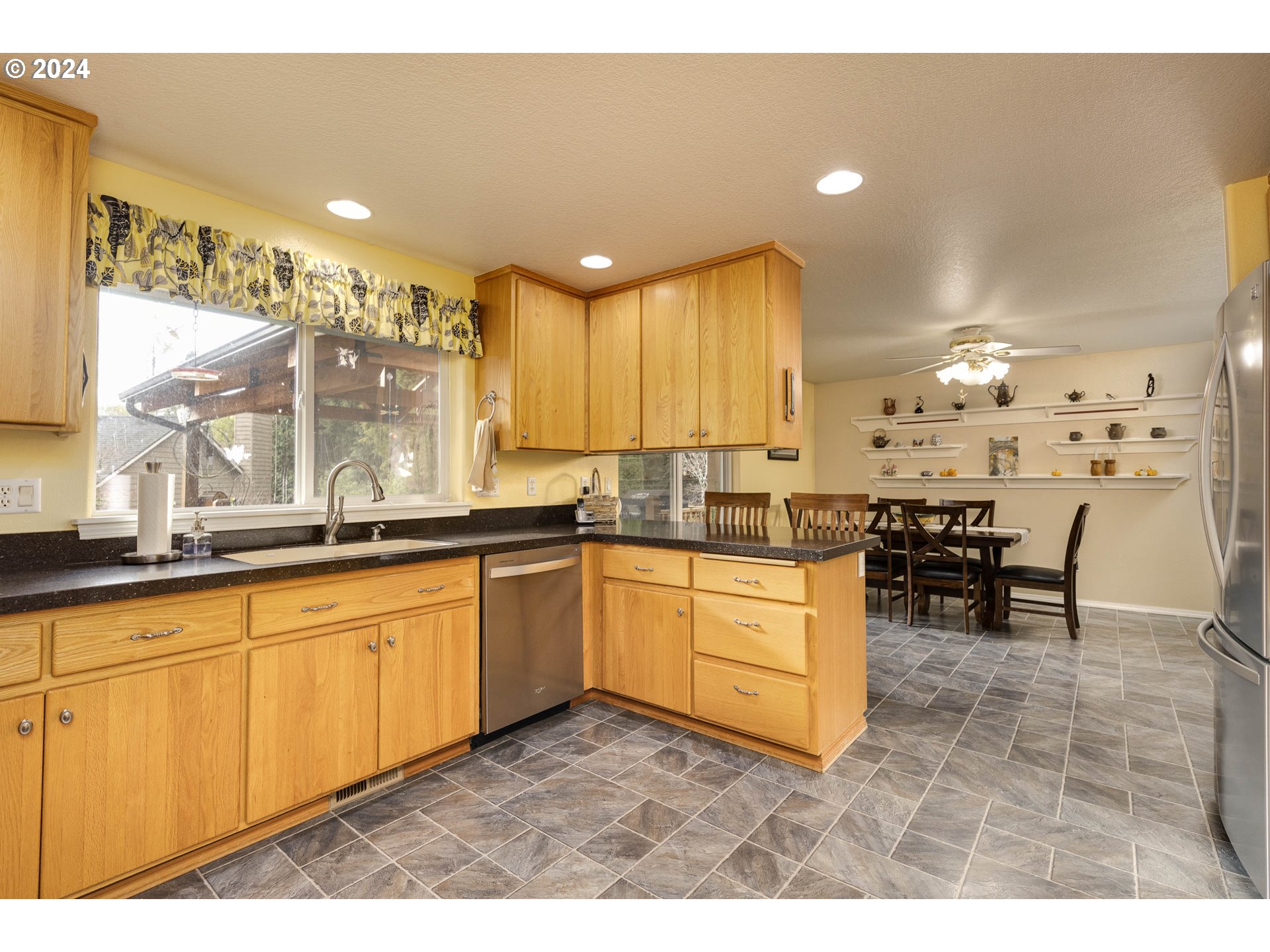 1750 NE COBURN DR, McMinnville