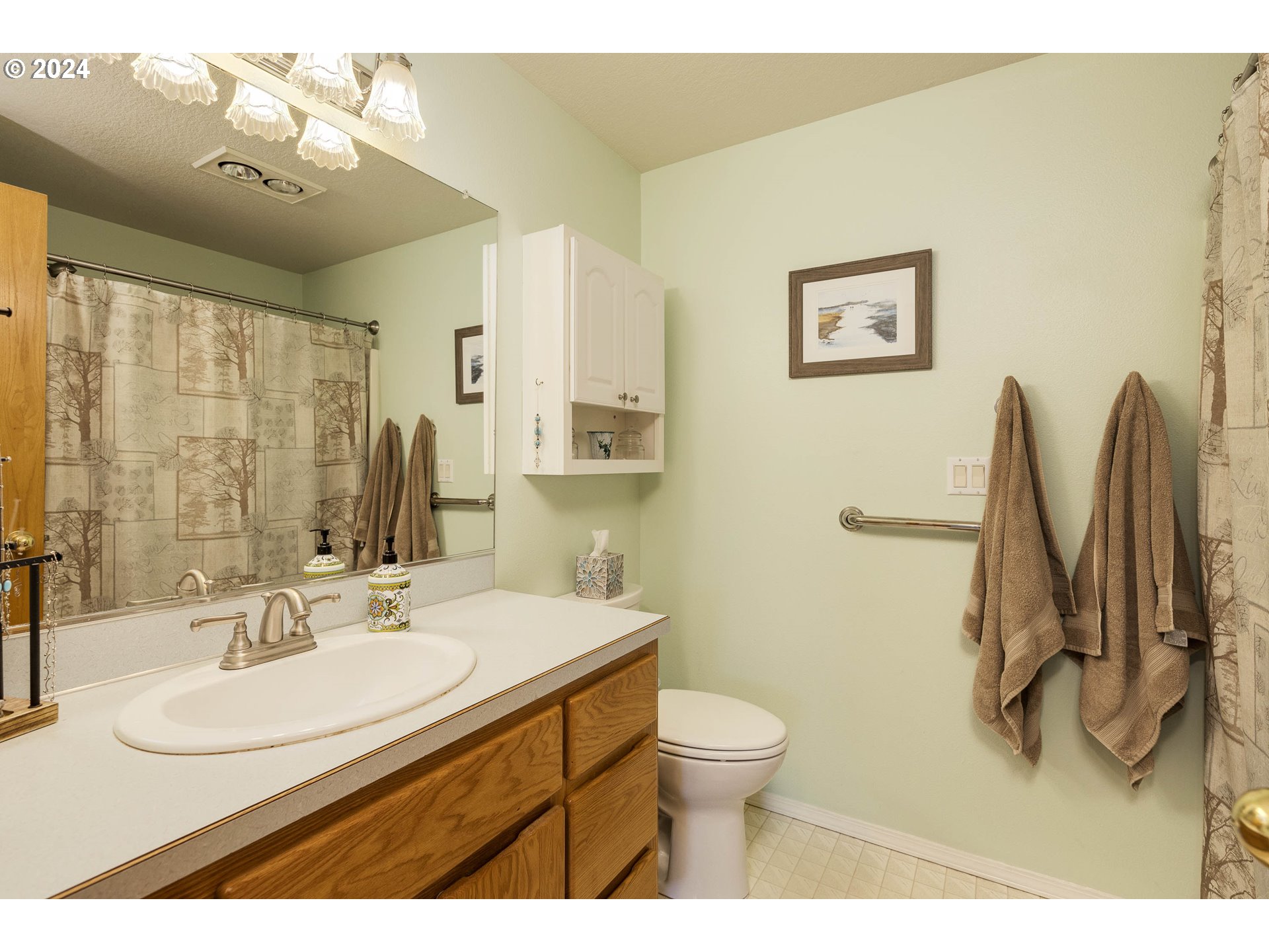 1750 NE COBURN DR, McMinnville