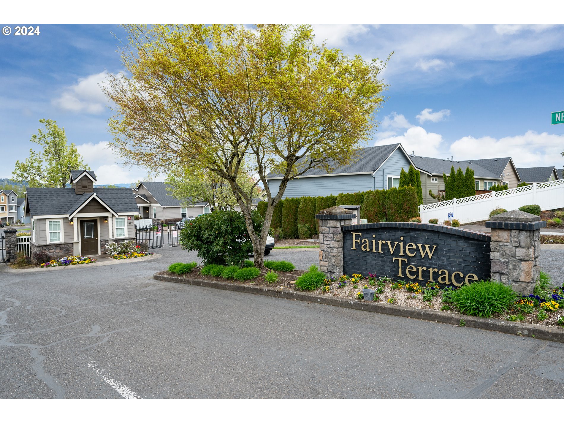 21865 NE HEARTWOOD CIR