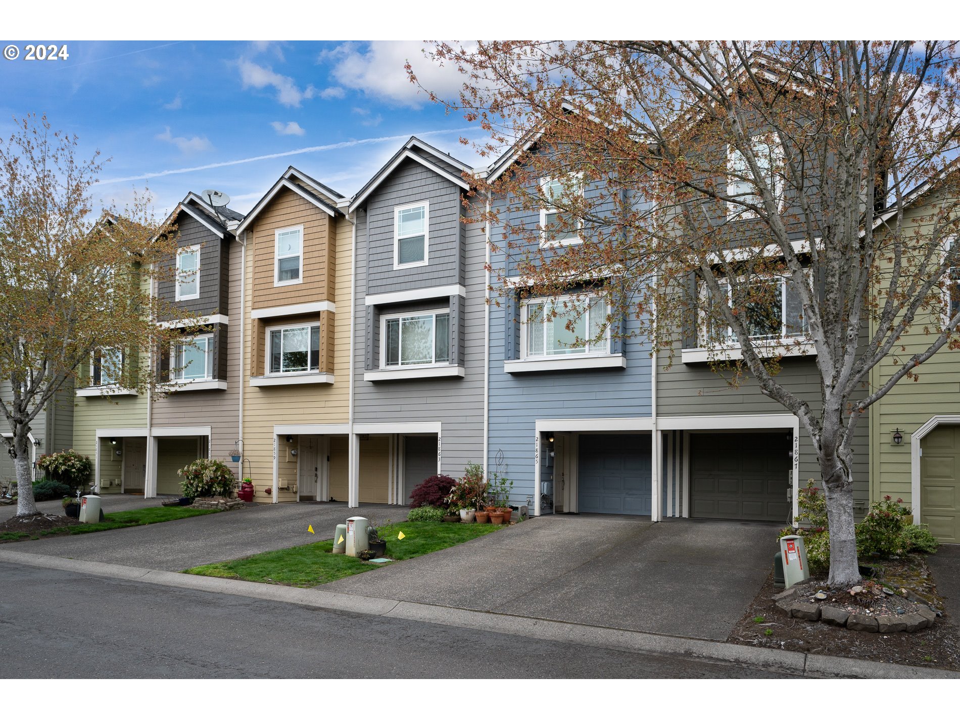 21865 NE HEARTWOOD CIR